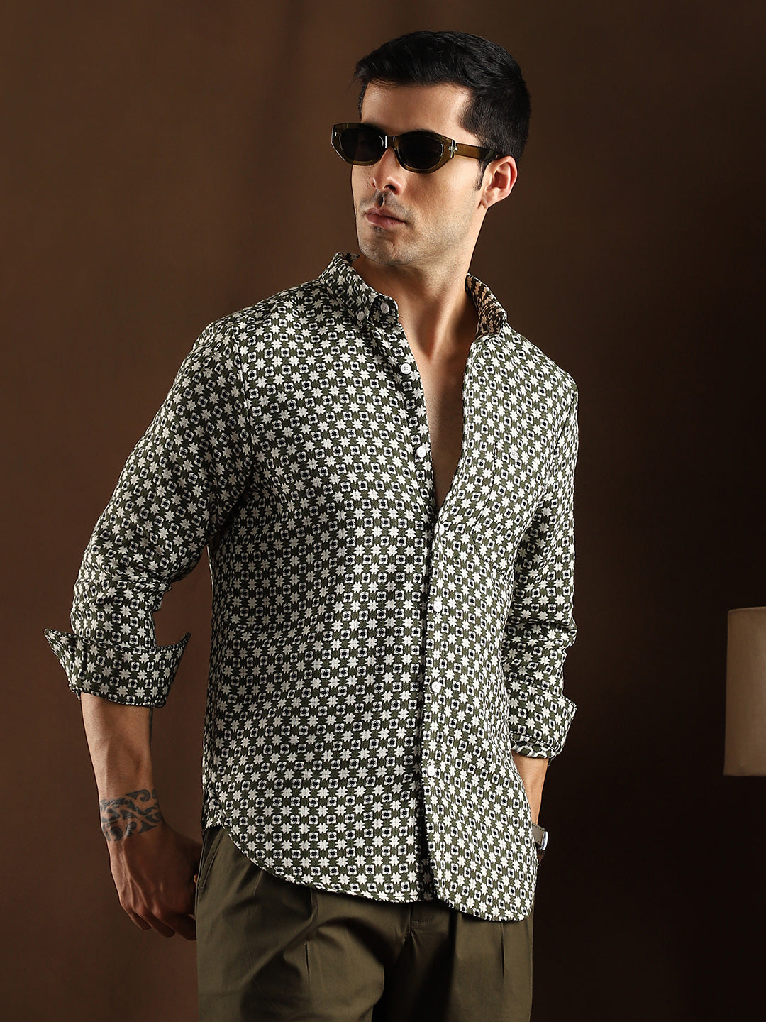 Campus Sutra Motif-Block Regular Shirt