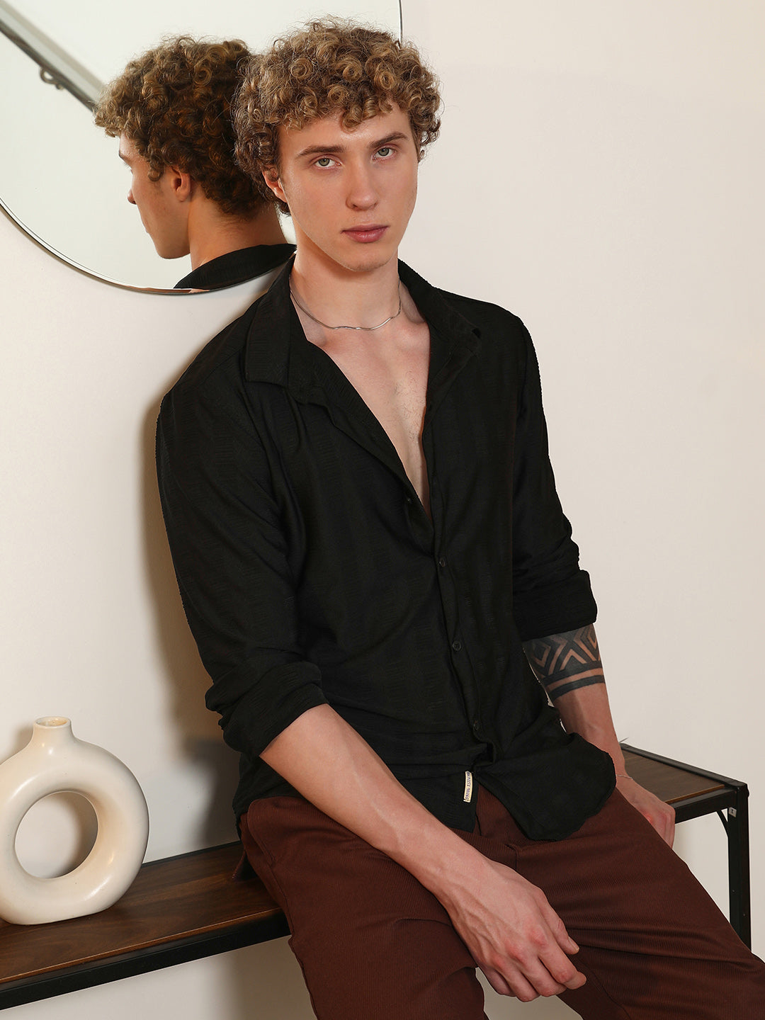 Campus Sutra Black Tailored Fit Spread Collar Full Sleeve Shirt