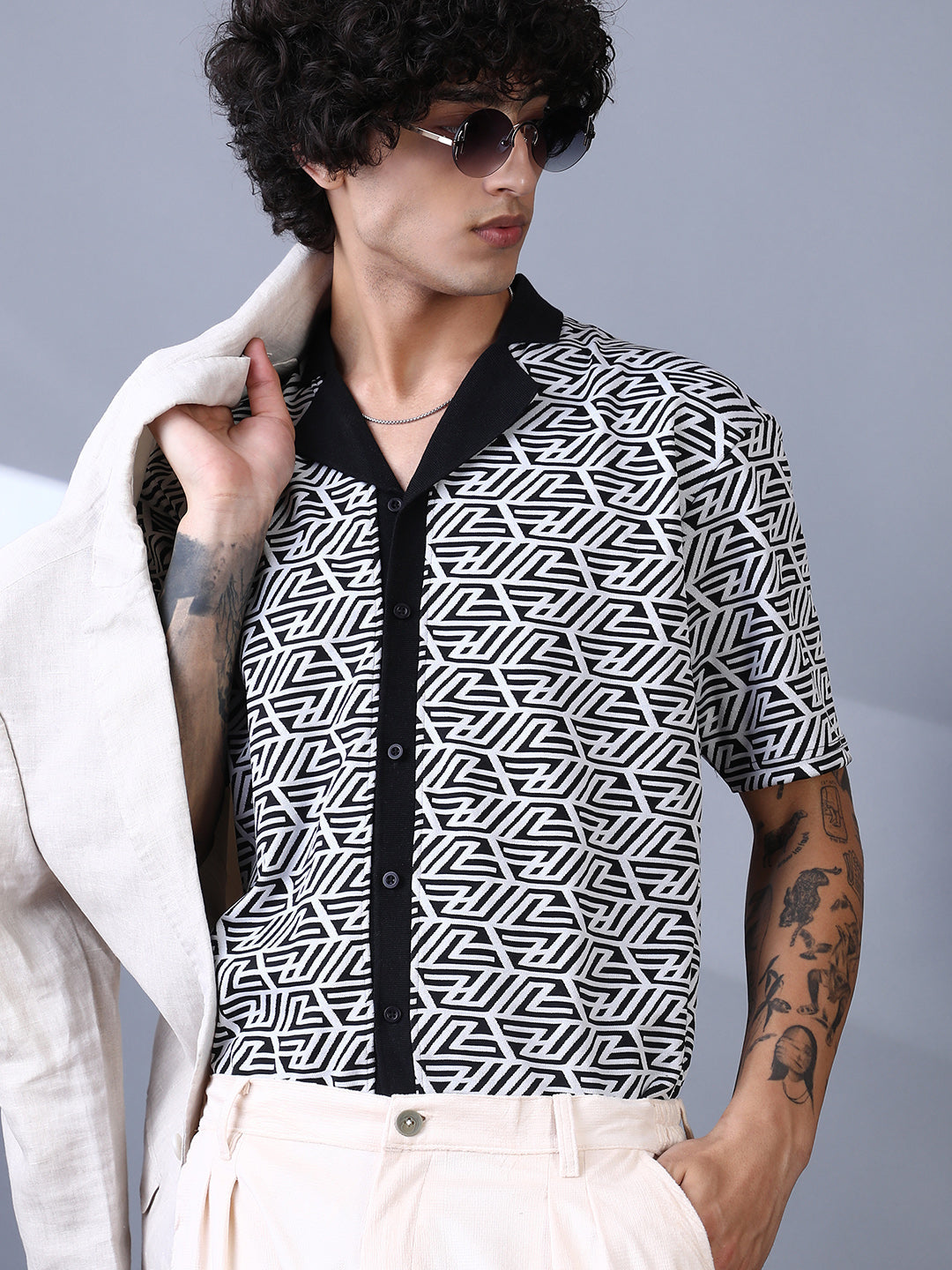 Campus Sutra Angleline-Imprint Cuban-Polo Shirt