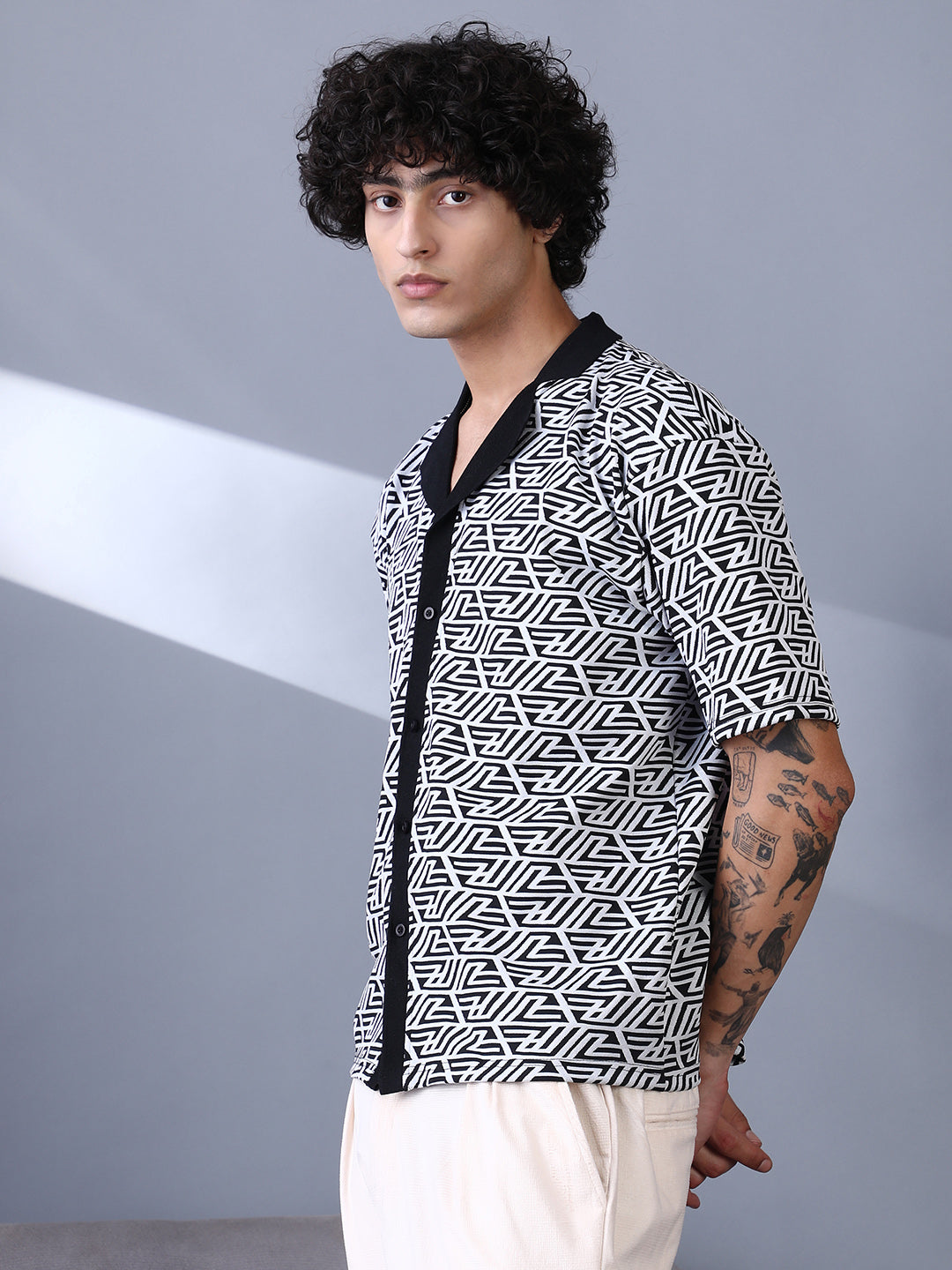 Campus Sutra Angleline-Imprint Cuban-Polo Shirt