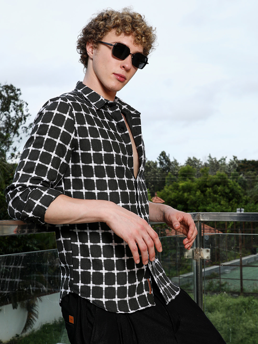 Campus Sutra Black And White Checkered Cotton Shirt - Tailored Fit, Full Sleeves