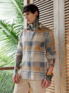 Campus Sutra Gradient-Plaid Regular Shirt