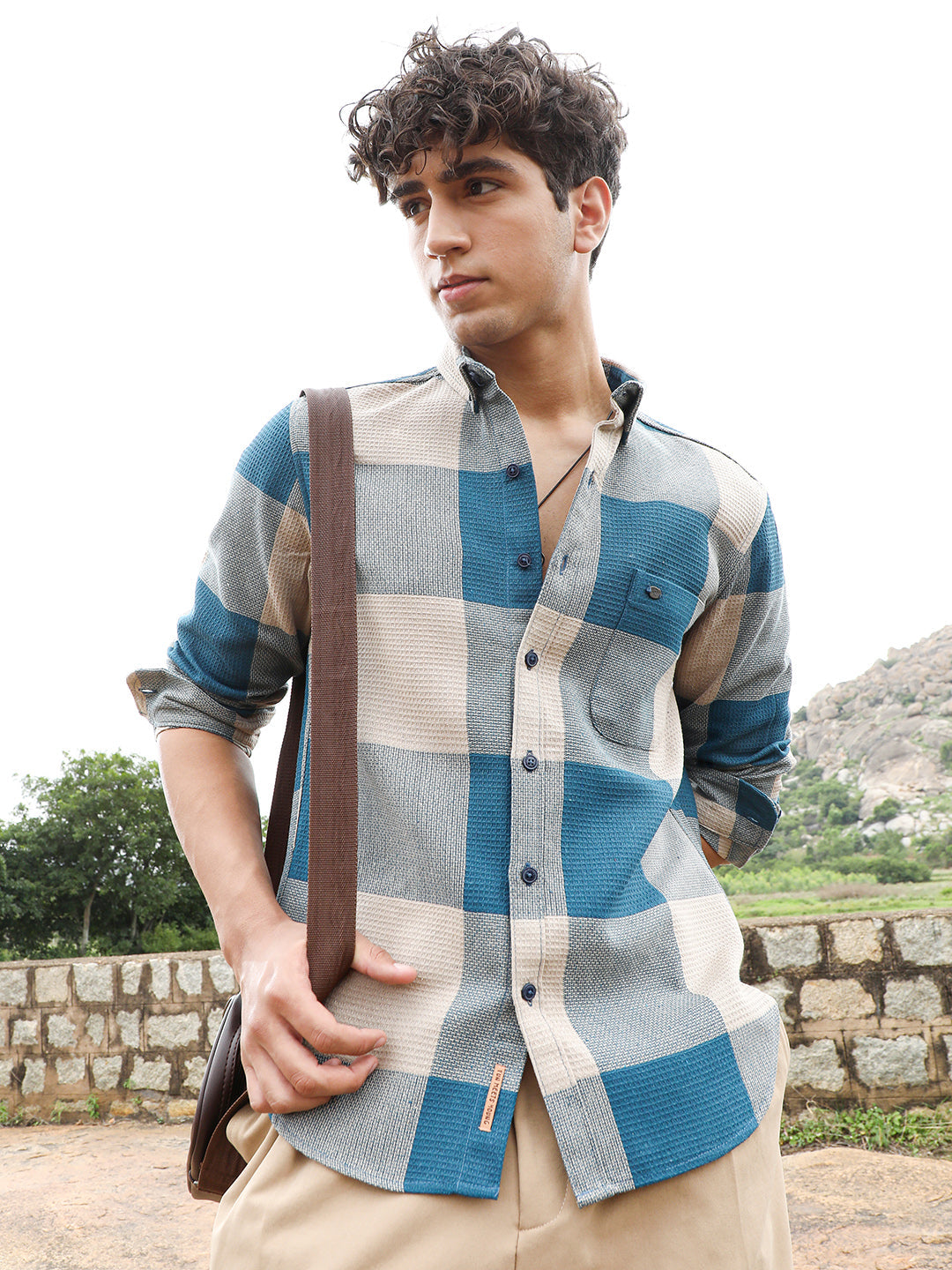 Campus Sutra Buffalo-Woven Regular Shirt