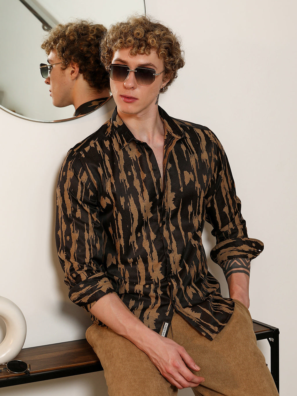 Campus Sutra Tailored Fit Abstract Pattern Full Sleeve Shirt