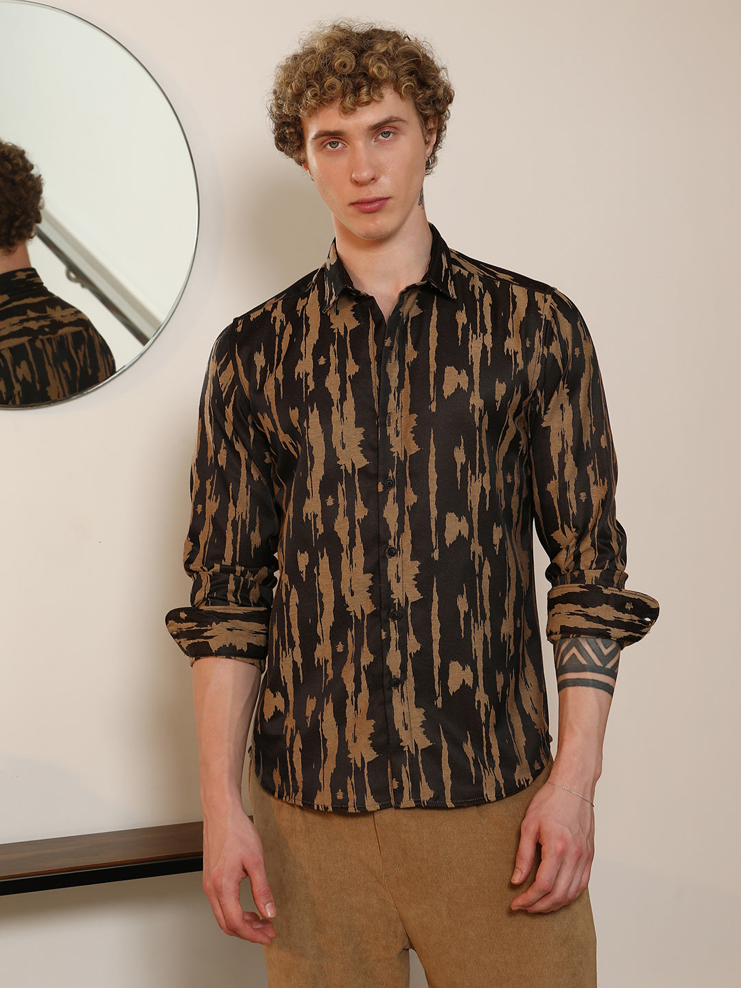 Campus Sutra Tailored Fit Abstract Pattern Full Sleeve Shirt