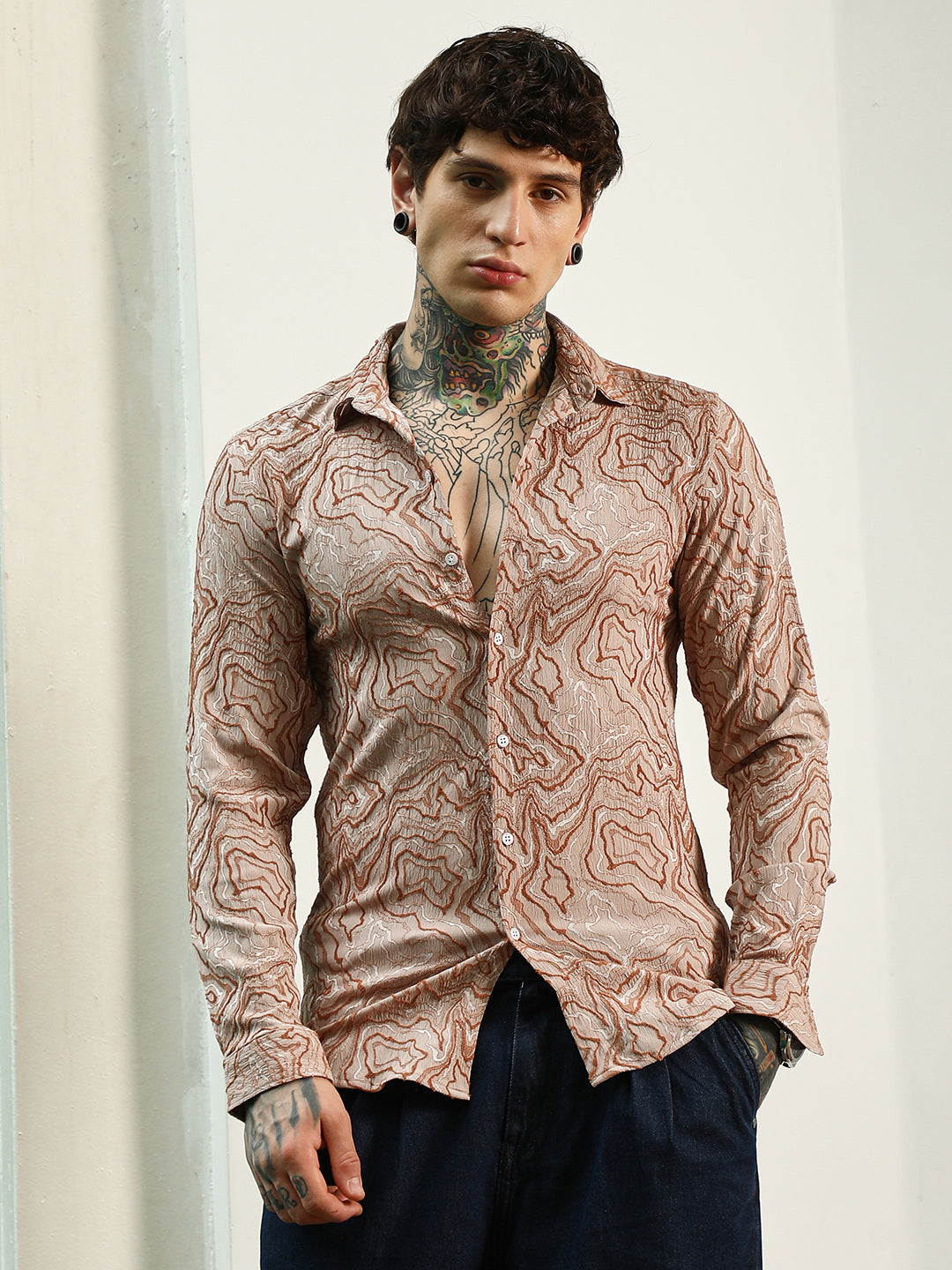 Campus Sutra Slim Fit Beige Abstract Pattern Full Sleeve Shirt