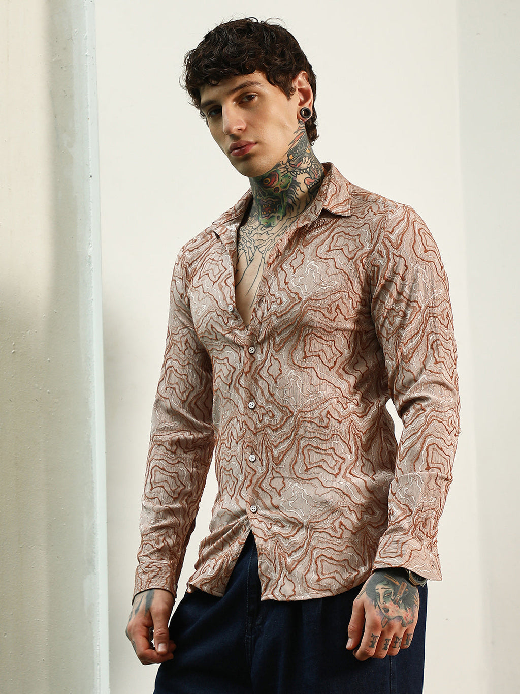 Campus Sutra Slim Fit Beige Abstract Pattern Full Sleeve Shirt