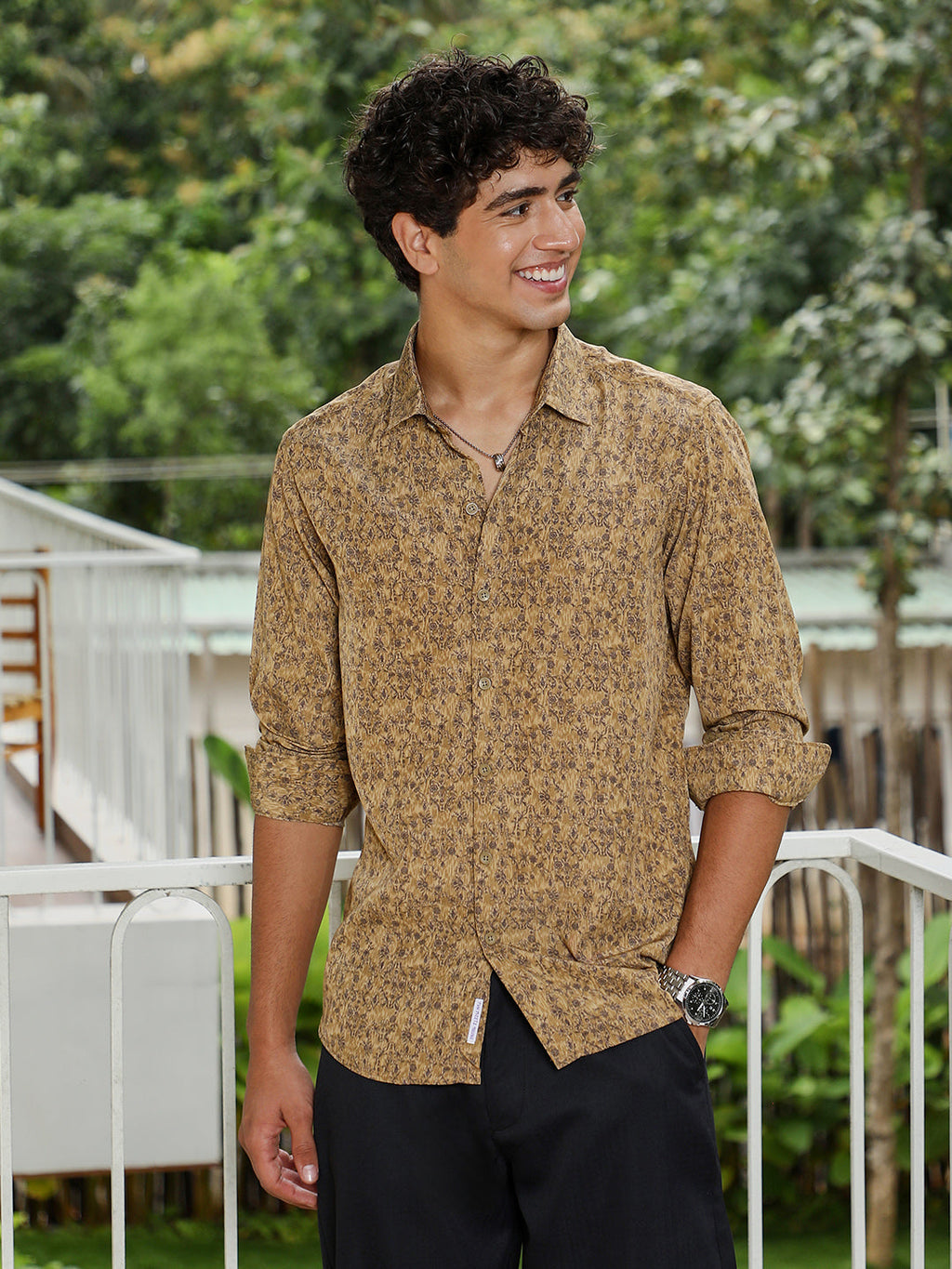Campus Sutra Indie Floral-Motif Imprint Shirt