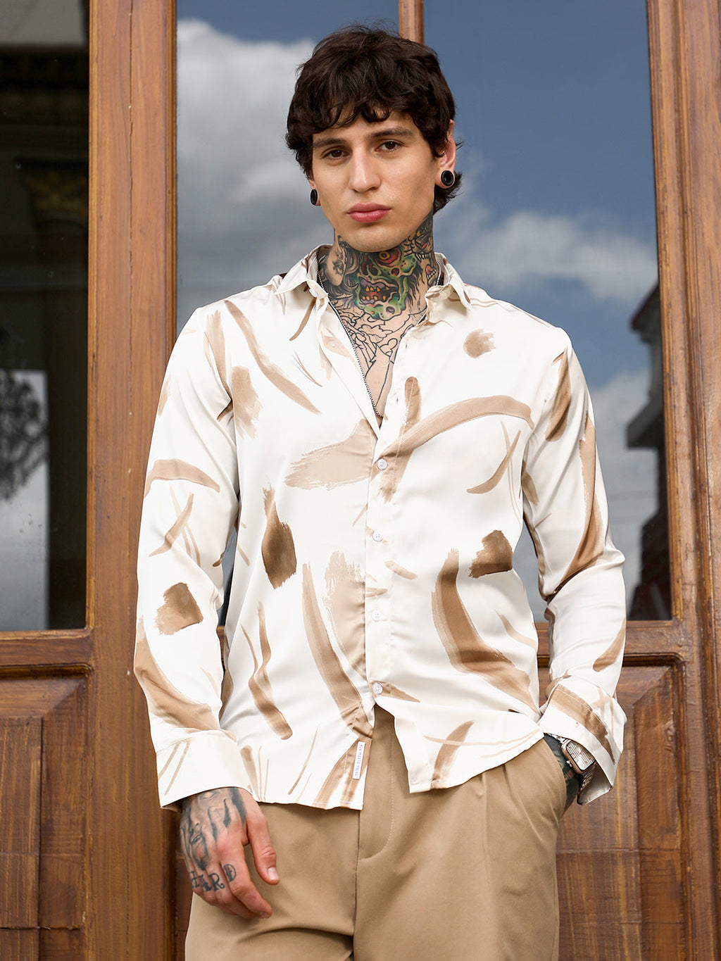 Campus Sutra Contrast-Strokes Imprint Shirt