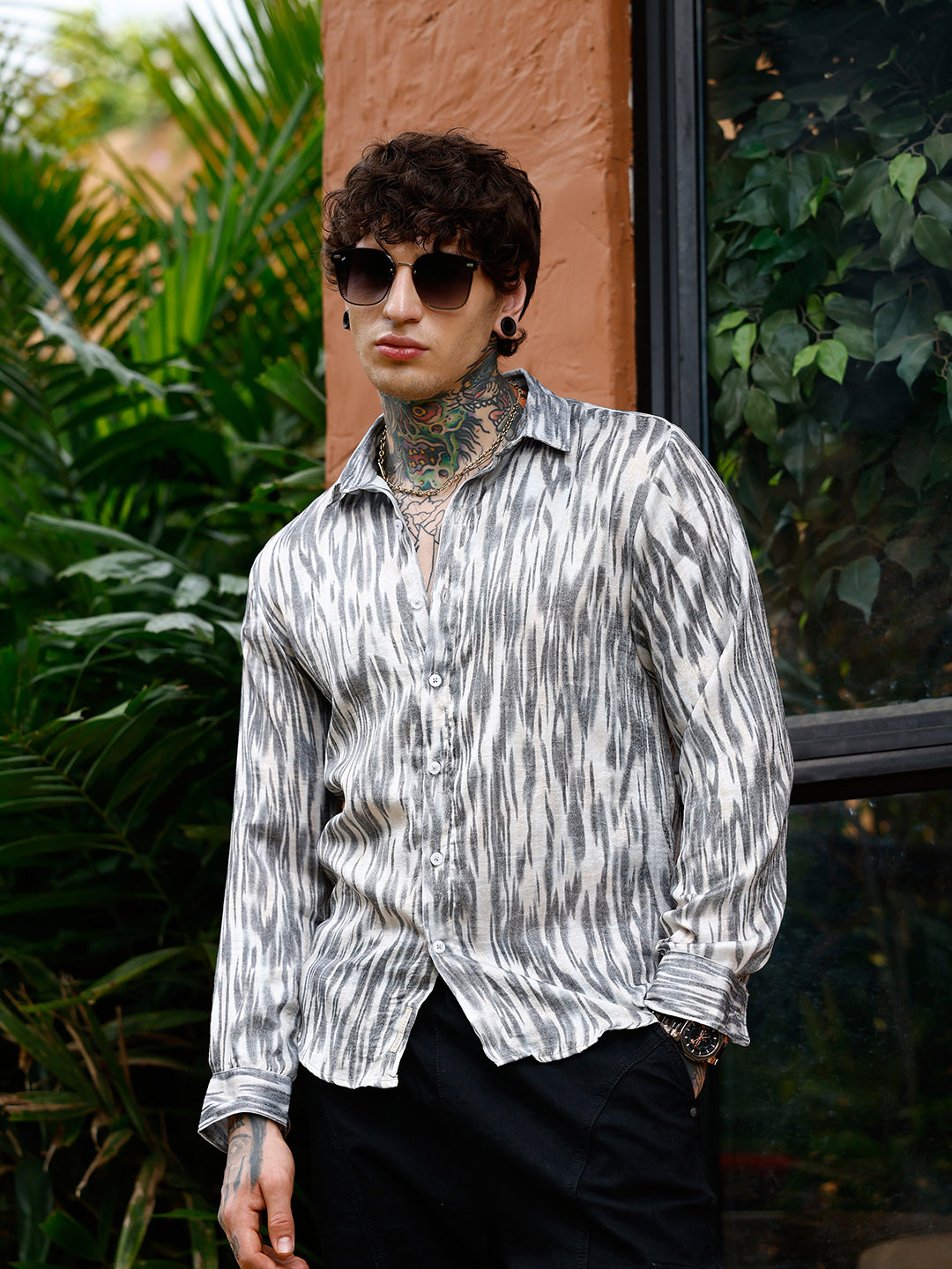 Campus Sutra Contrast-Brush Imprint Shirt