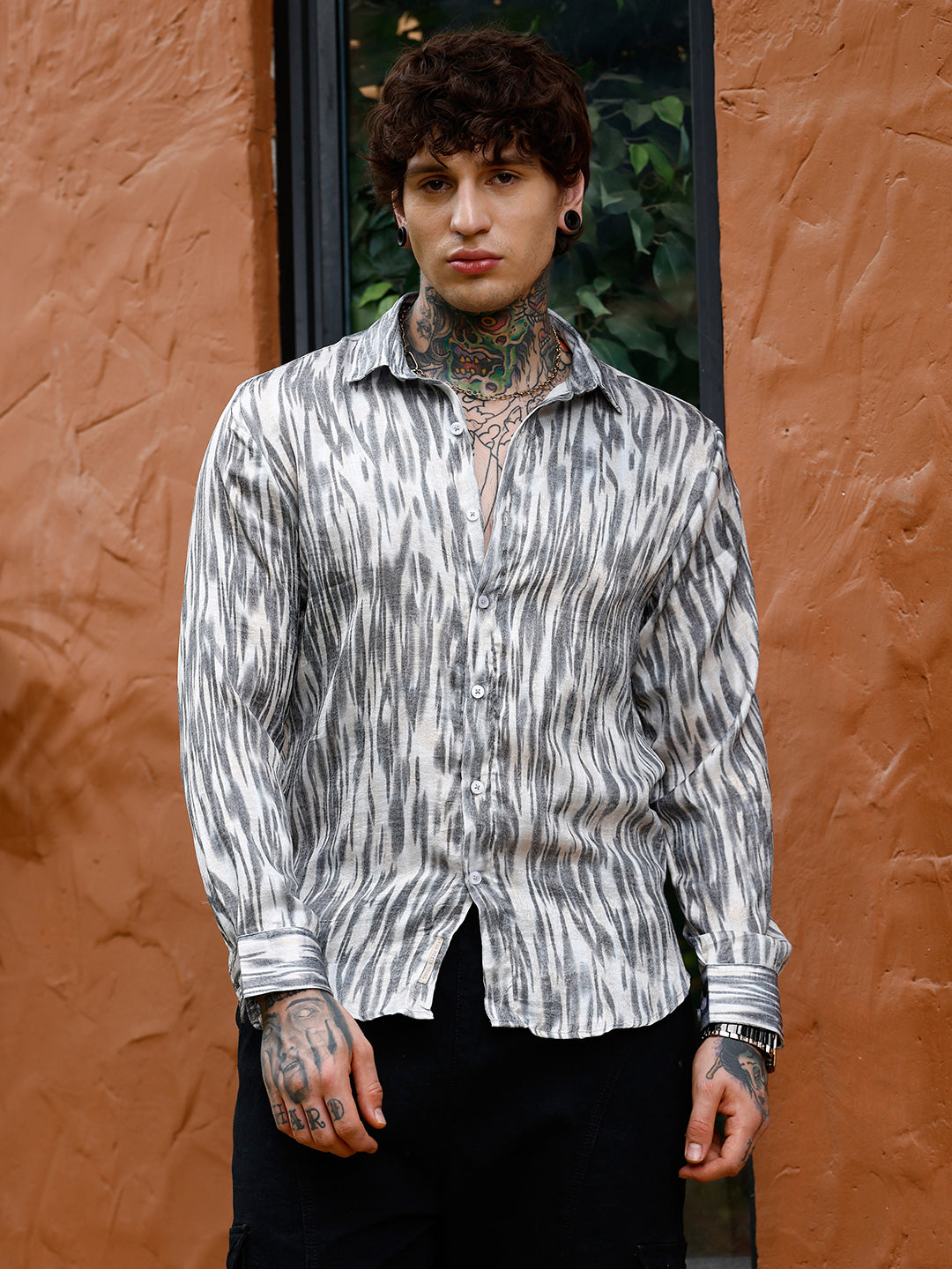 Campus Sutra Contrast-Brush Imprint Shirt