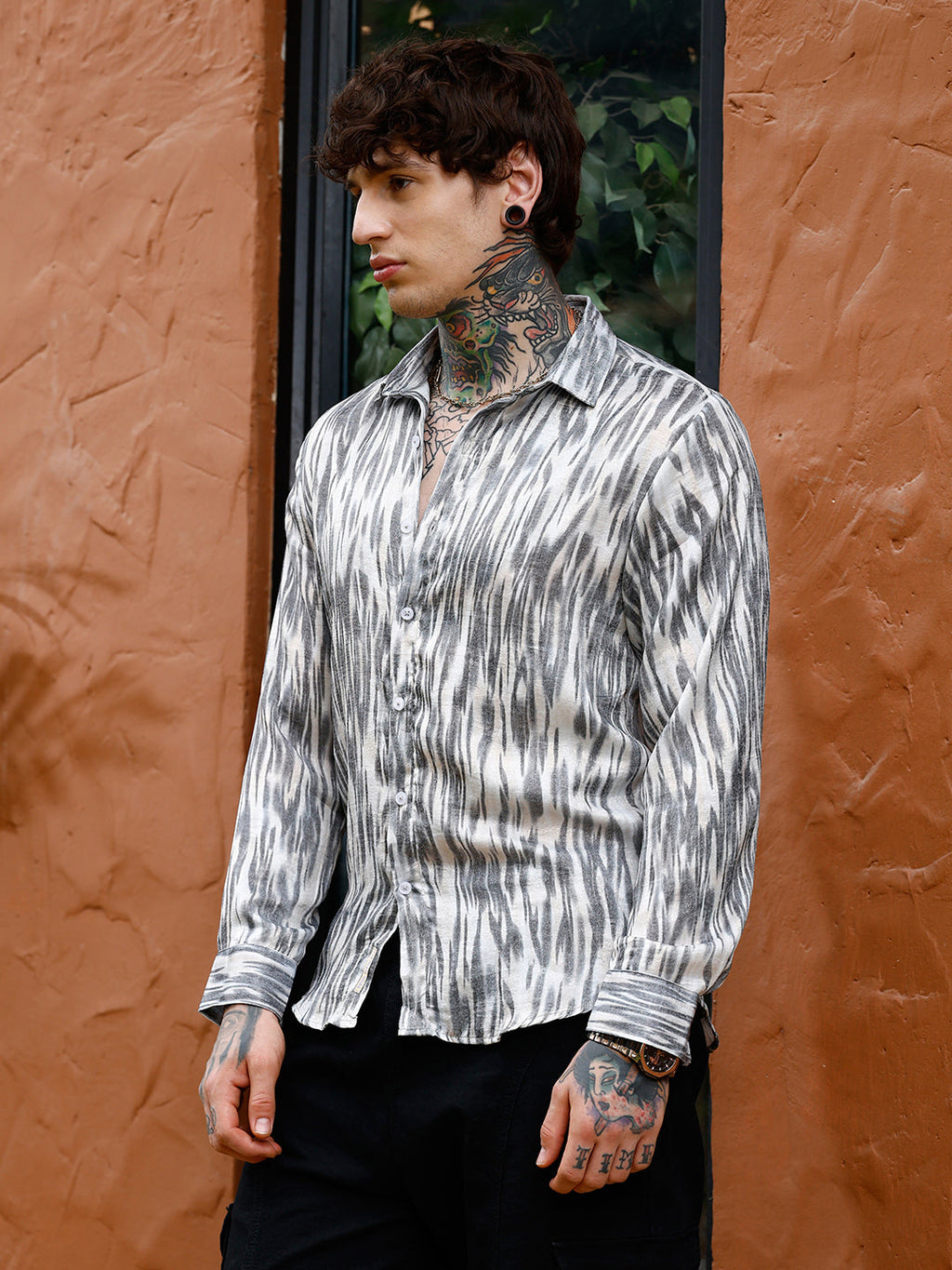 Campus Sutra Contrast-Brush Imprint Shirt