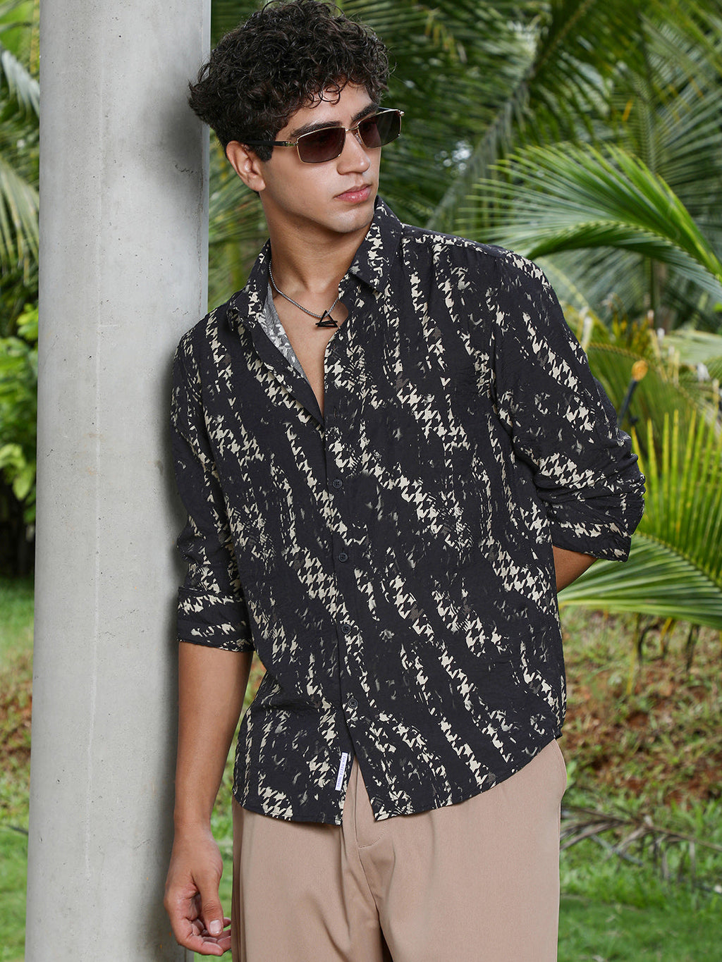 Campus Sutra Grazed-Houndstooth Imprint Shirt