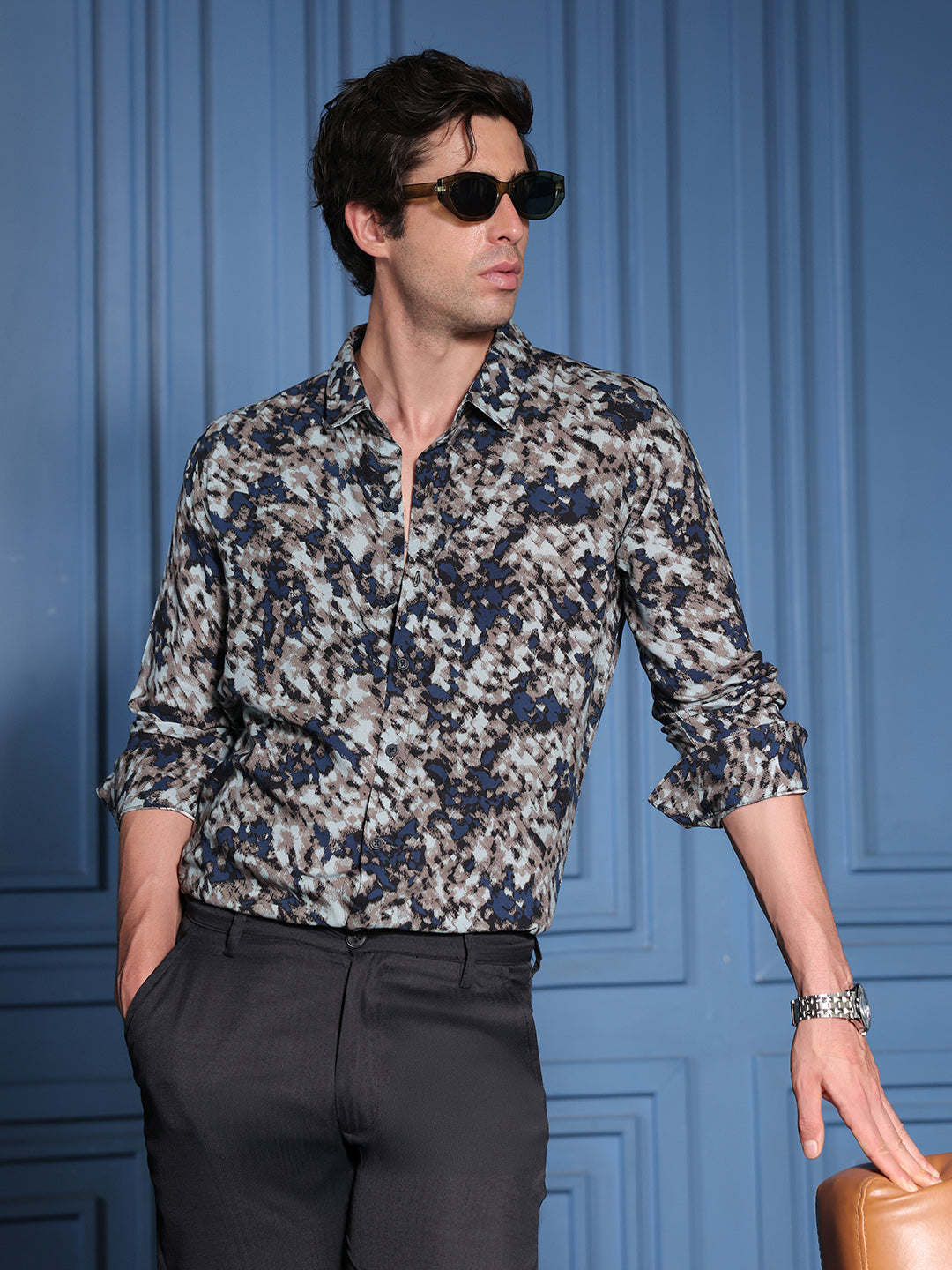 Campus Sutra Contrast-Gaze Imprint Shirt