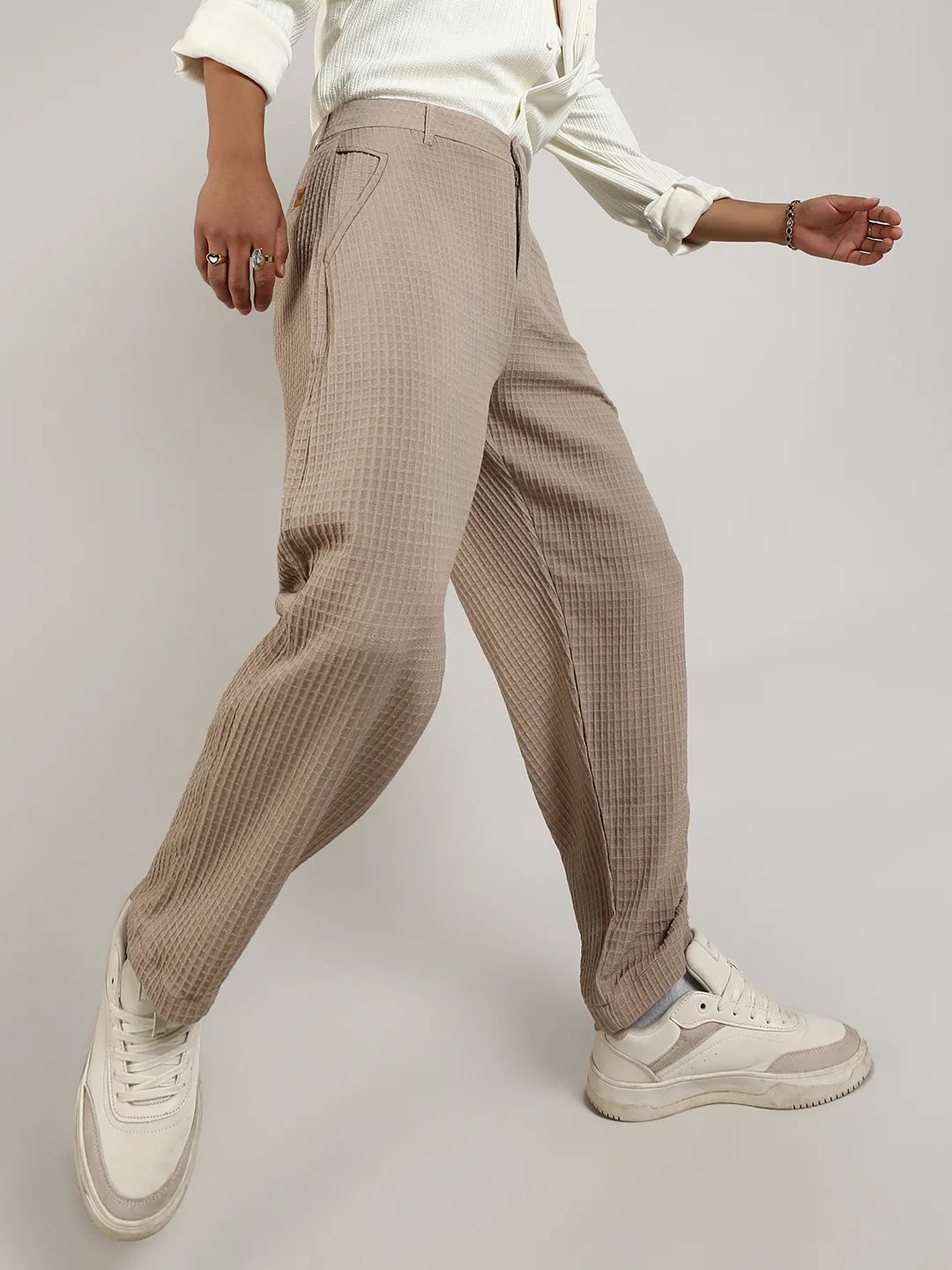 Campus Sutra Lightweight - Textured Graph Check Trousers