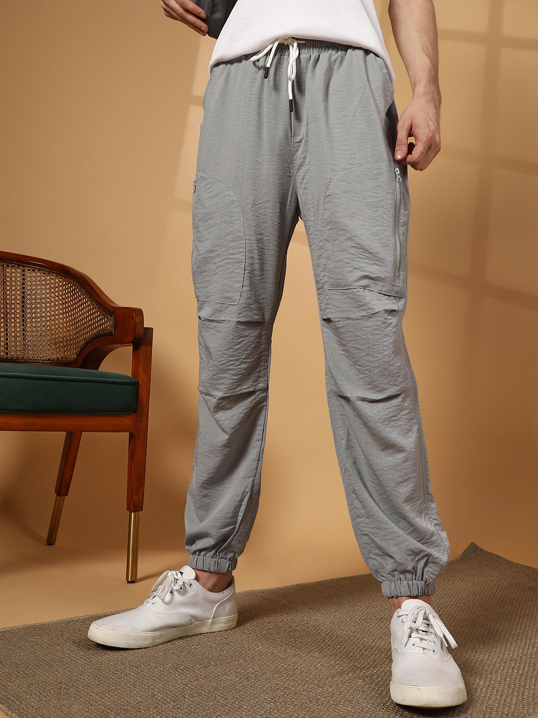 Campus Sutra Lightweight - Parachute Utility Trousers