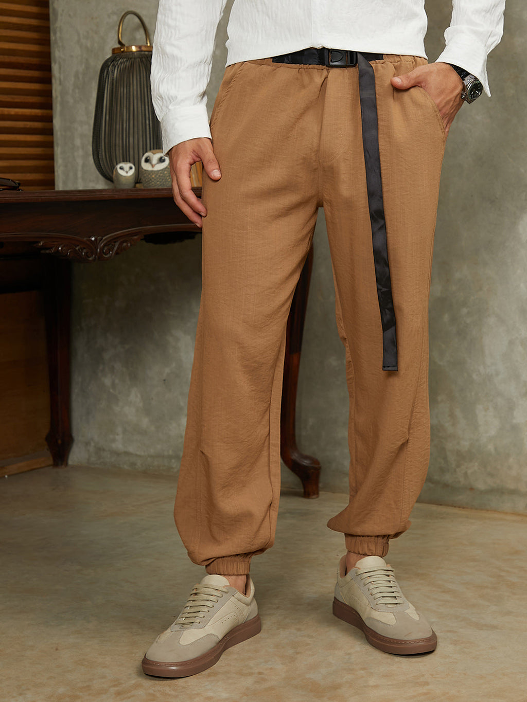 Campus Sutra Solid Belted Cargo Pants