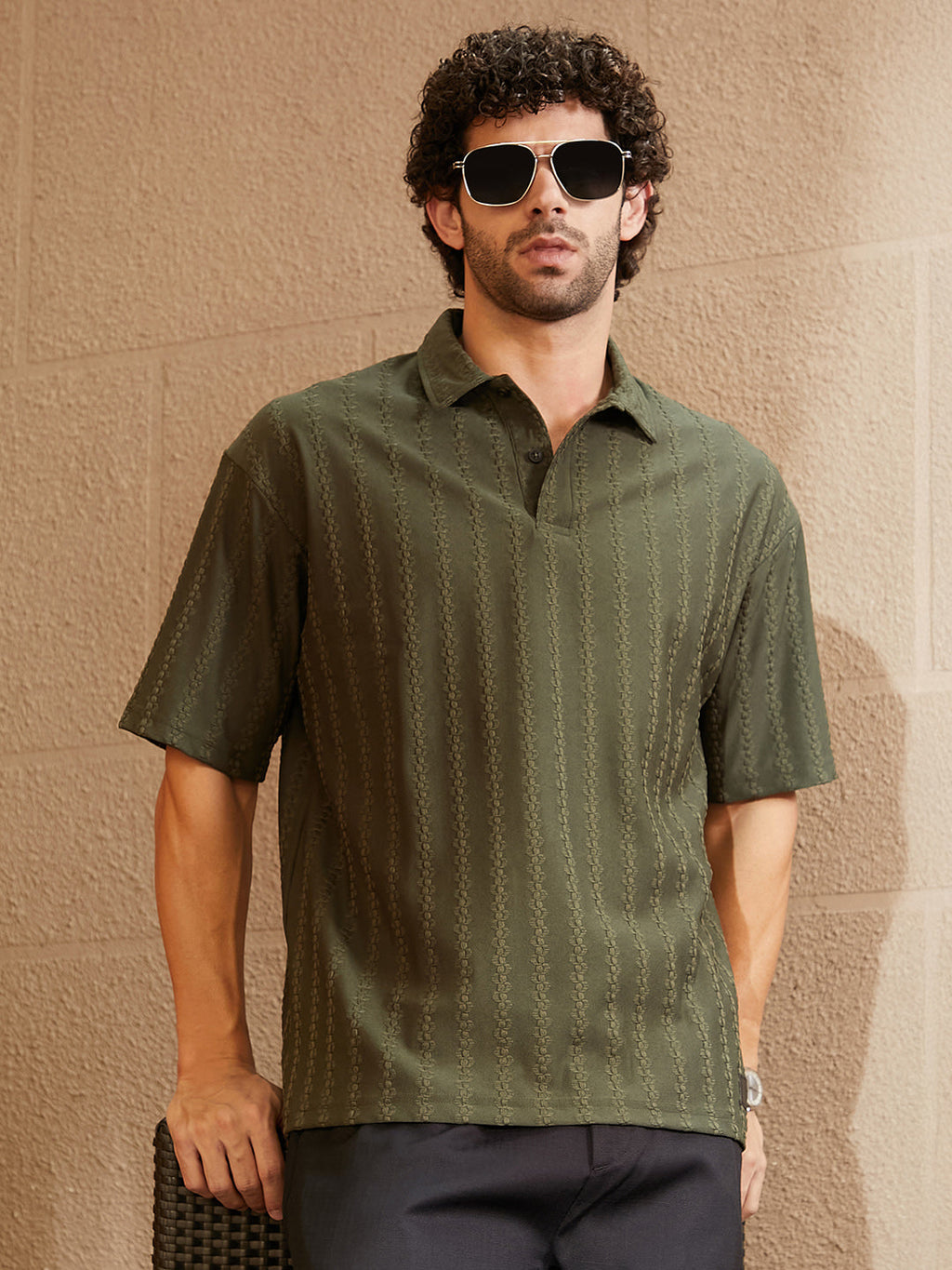 Campus Sutra Spiralknot-Tactile Oversized Polo T-Shirt