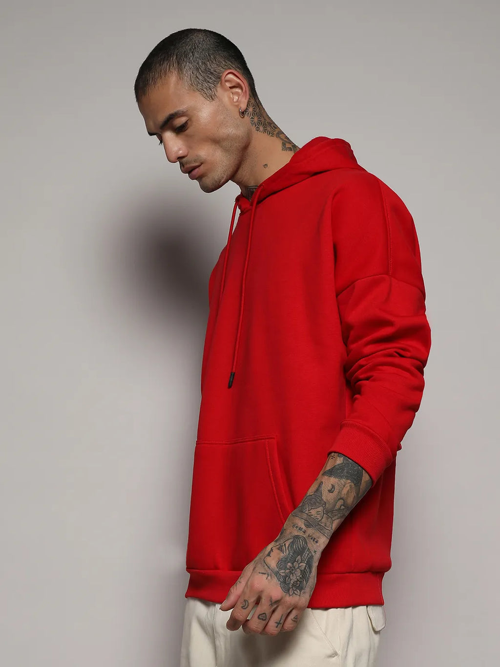 Campus Sutra Oversized Basic Hoodie With Kangaroo Pocket