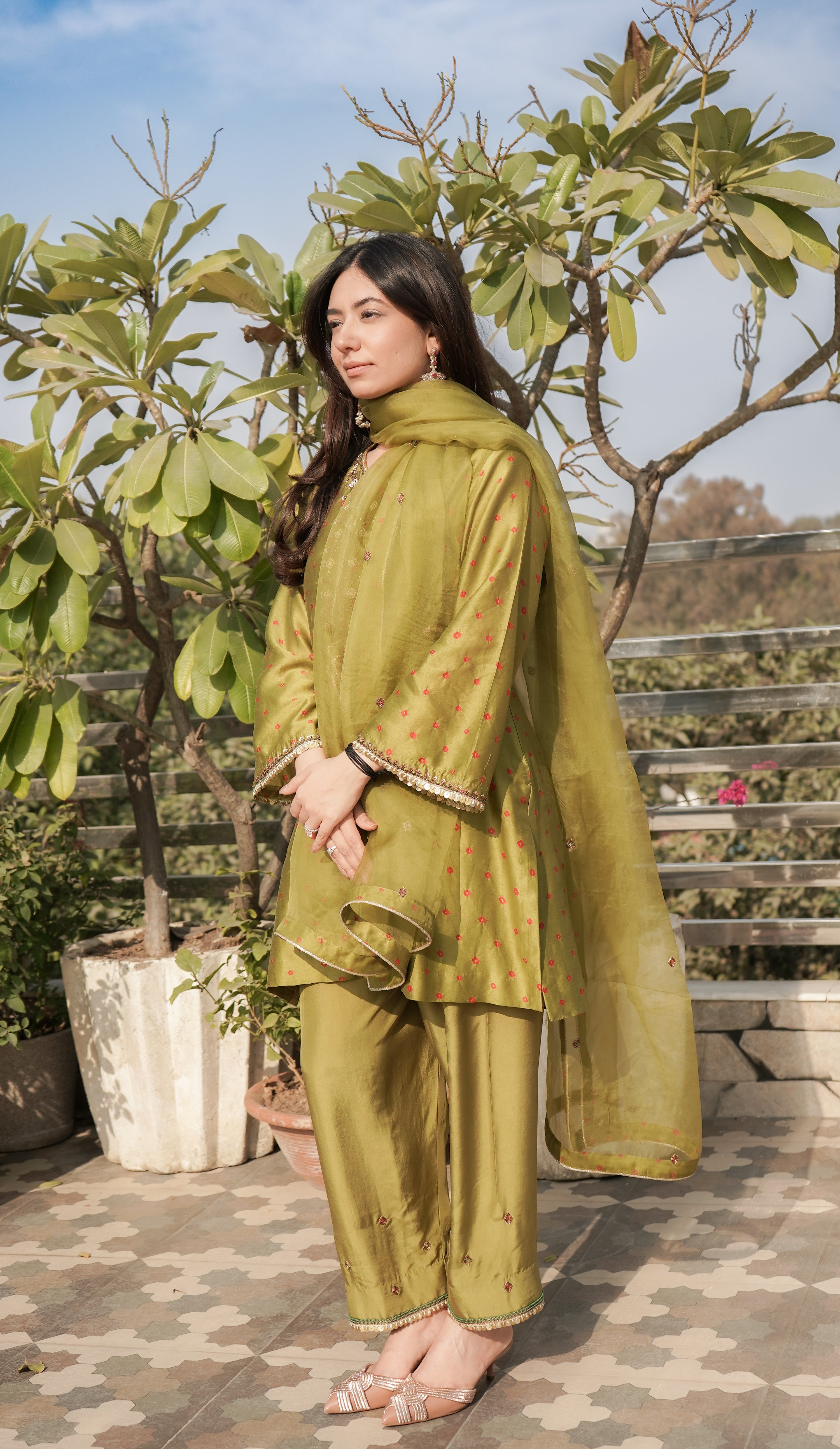 ShopKapaas Mehndi Green Bandhani Set - With Dupatta