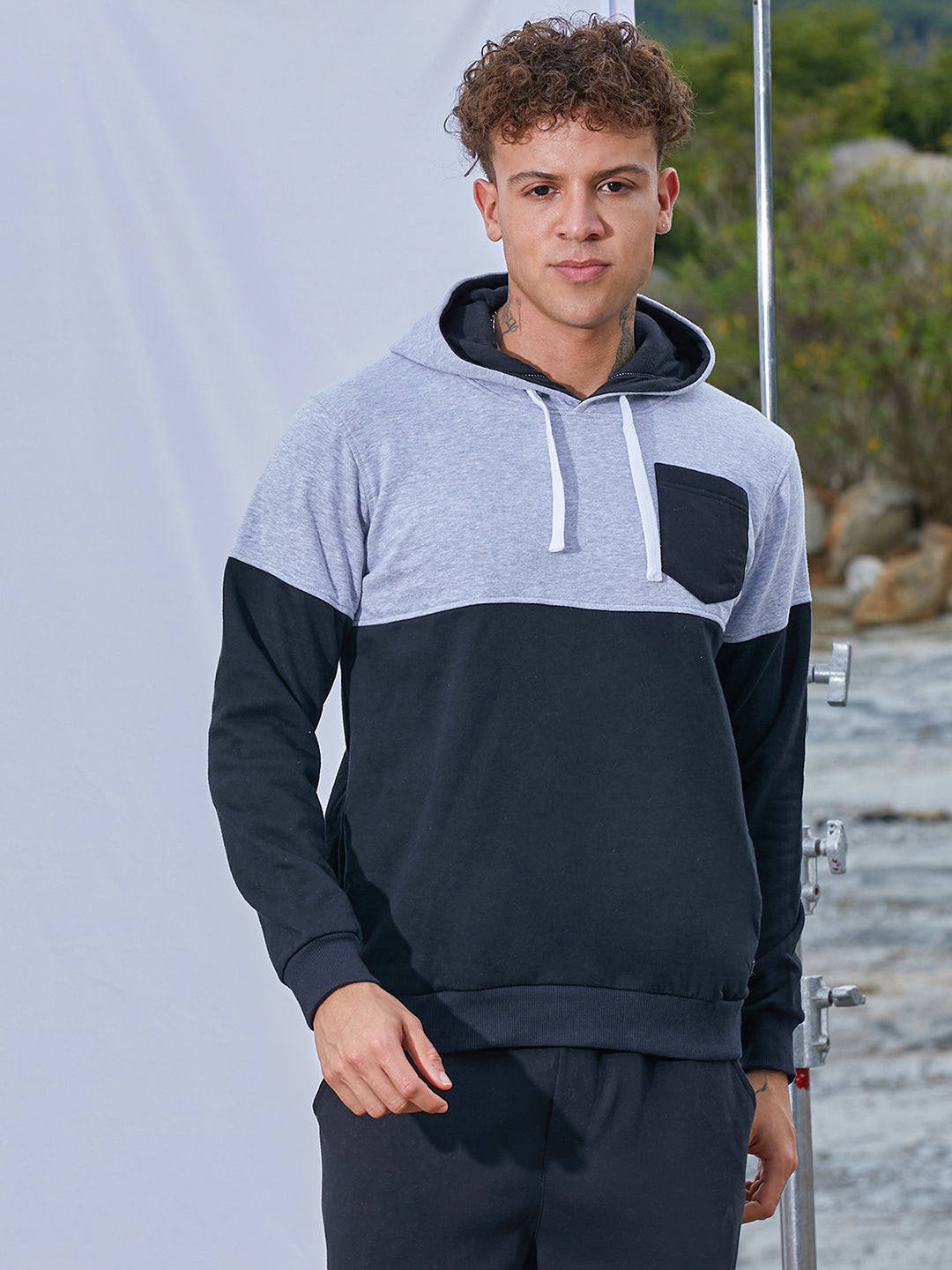 Campus Sutra Pullover Hoodie With Patch Pocket