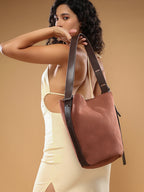 Haute Sauce The Bucket Tote Bag With Pouch - Russet Brown