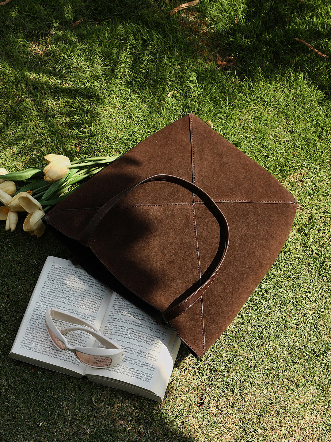 Haute Sauce The Veloure Tote Bag With Pouch - Chocolate Brown
