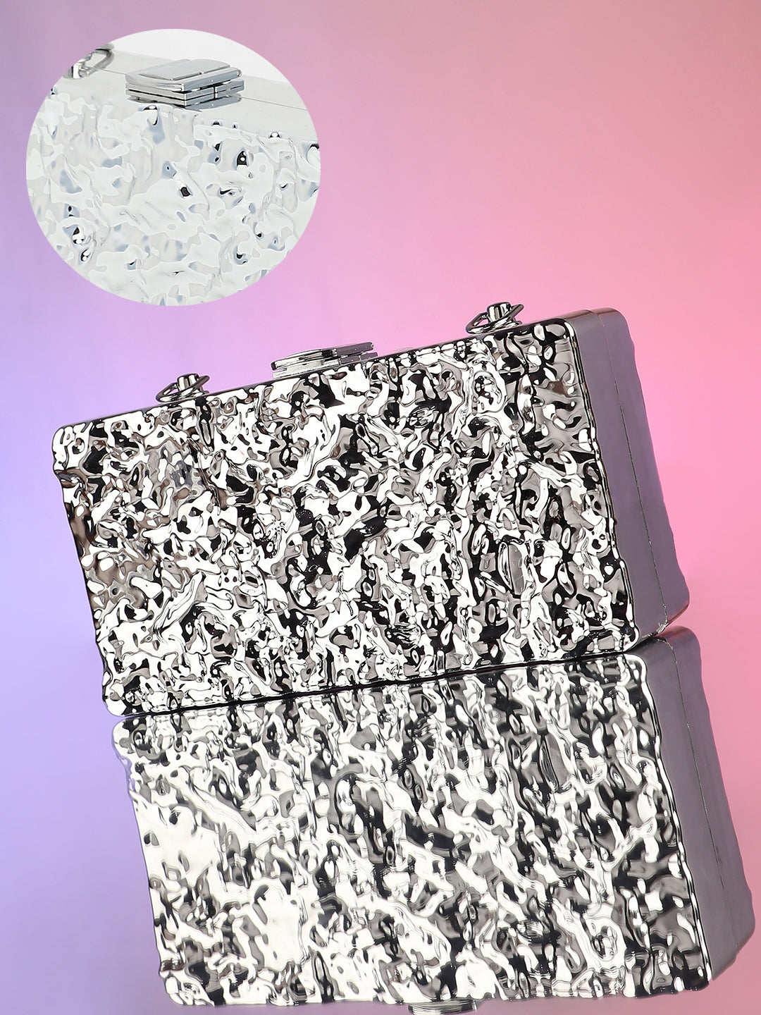 Haute Sauce The Dented Chain Clutch Bag - Metallic Silver