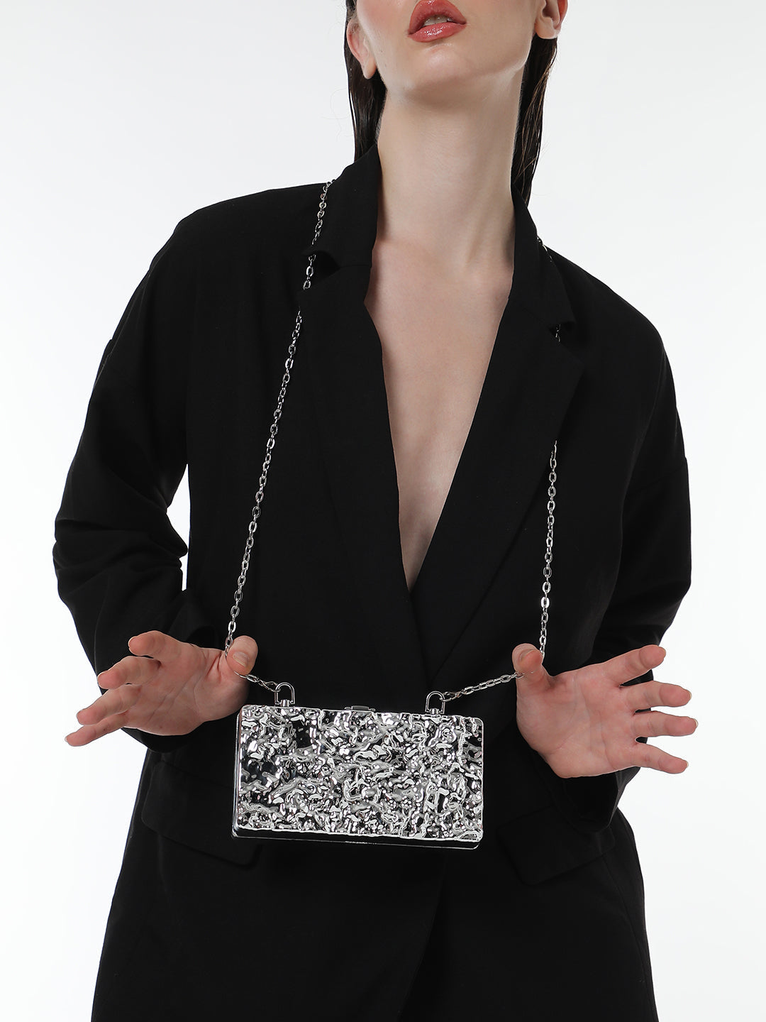 Haute Sauce The Dented Chain Clutch Bag - Metallic Silver