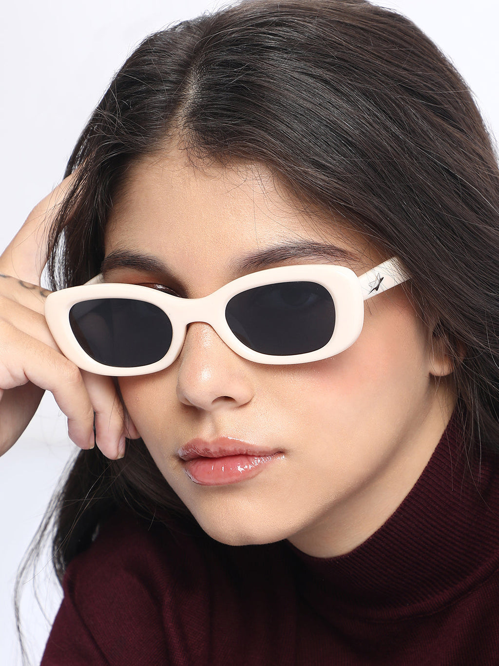 Haute Sauce The Retro Rectangular Sunglass - Daisy White