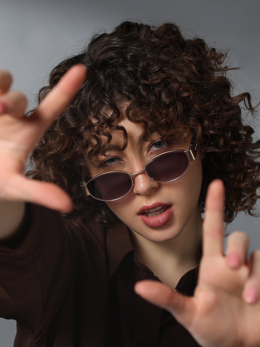 The Retro Oval Sunglass - Lavender Smoke