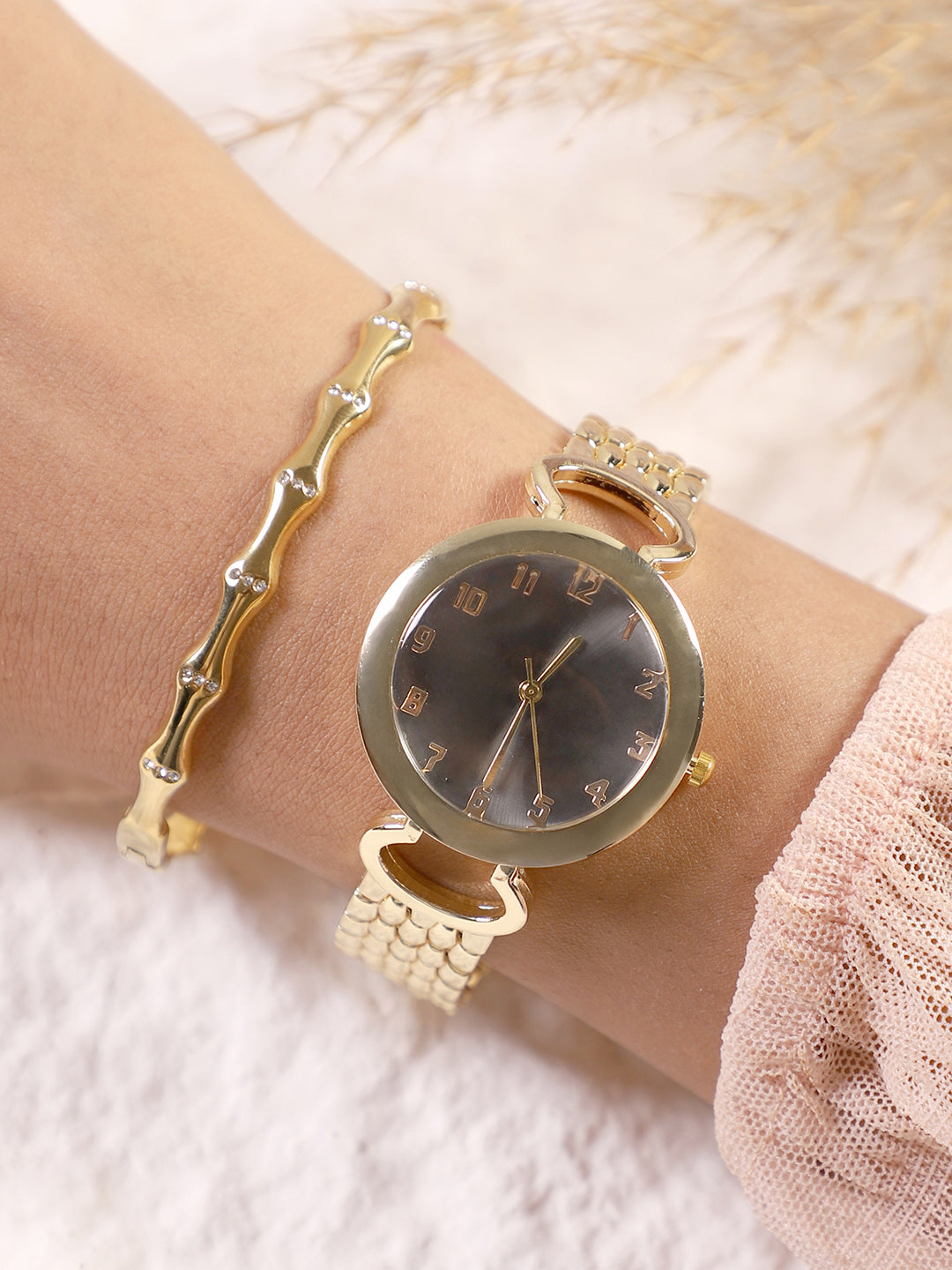Haute Sauce The-Byzantine-Round-Watch-With-Bracelet-Combo