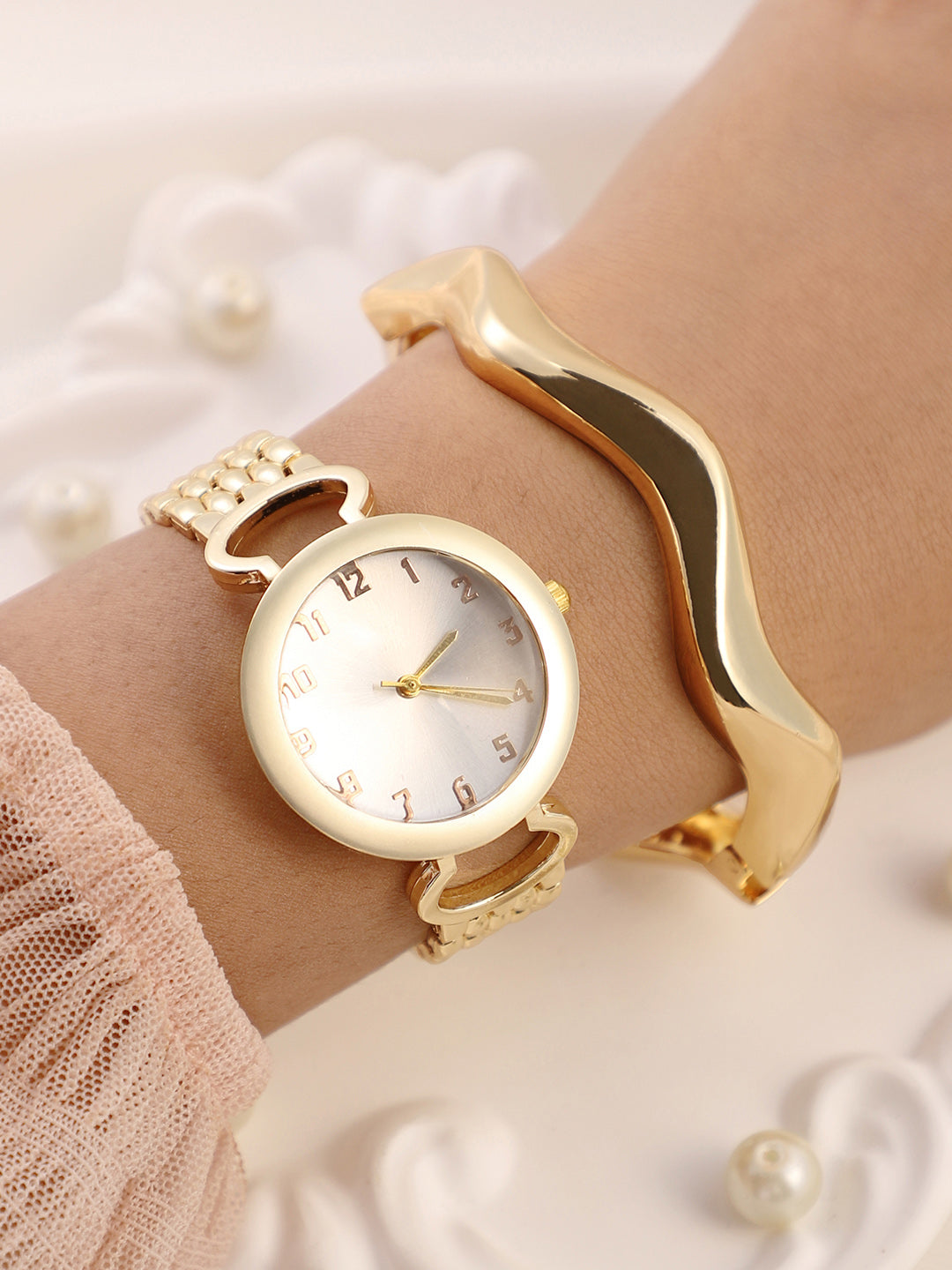 Haute Sauce The-Byzantine-Round-Watch-With-Bracelet-Combo