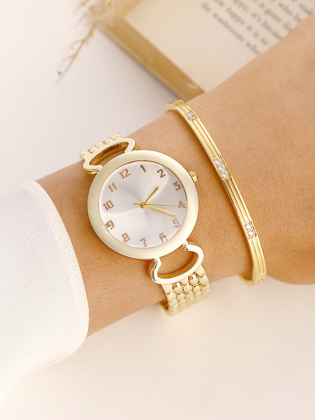 Haute Sauce The-Byzantine-Round-Watch-With-Bracelet-Combo