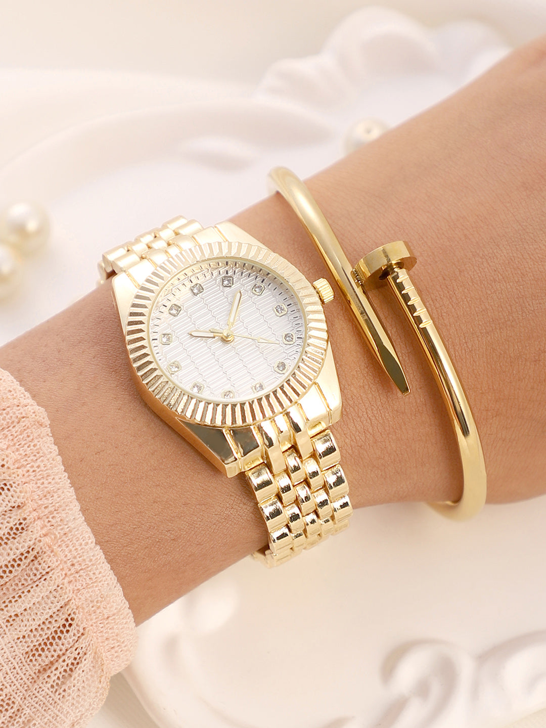 Haute Sauce The-Ribbed-H-Link-Round-Watch-With-Bracelet-Combo