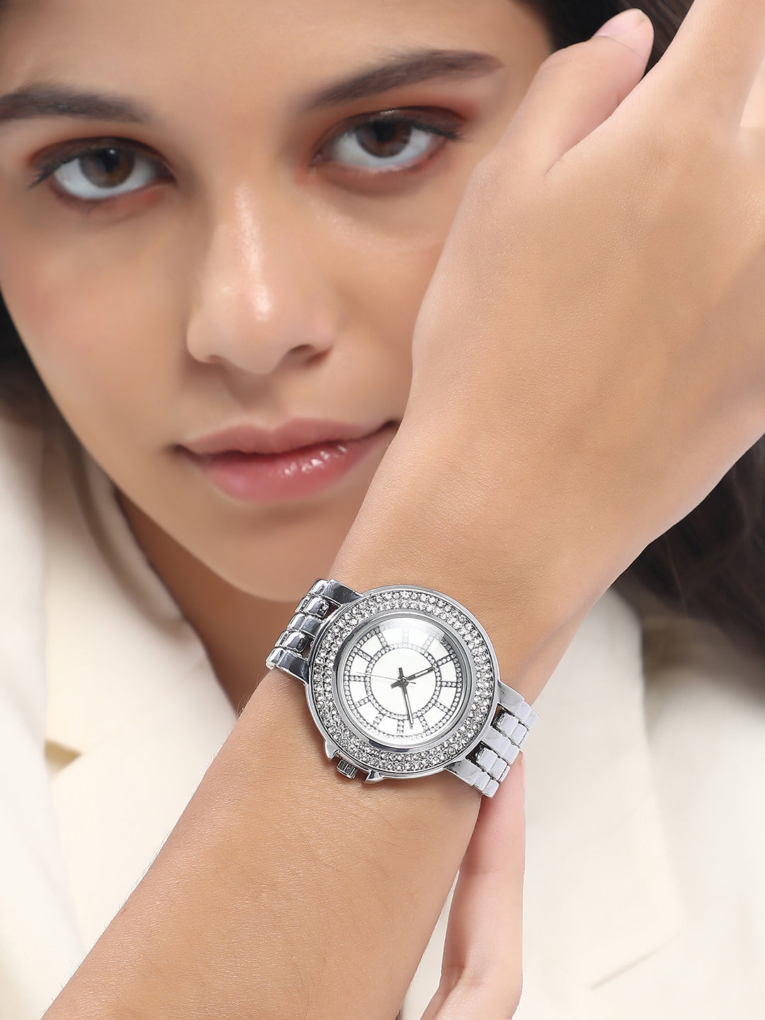 Haute Sauce The Arcova Round Watch - Metallic Silver