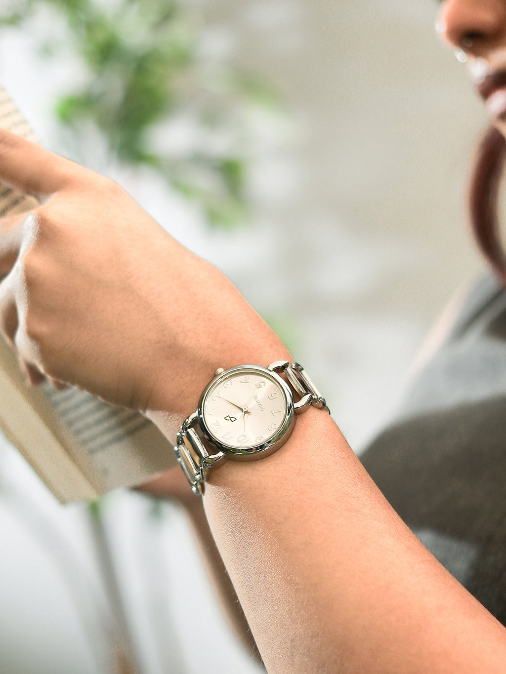 Haute Sauce The Giorno-Orblink Round Watch - Metallic Silver