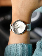 Haute Sauce The Jour Round Watch - Metallic Silver