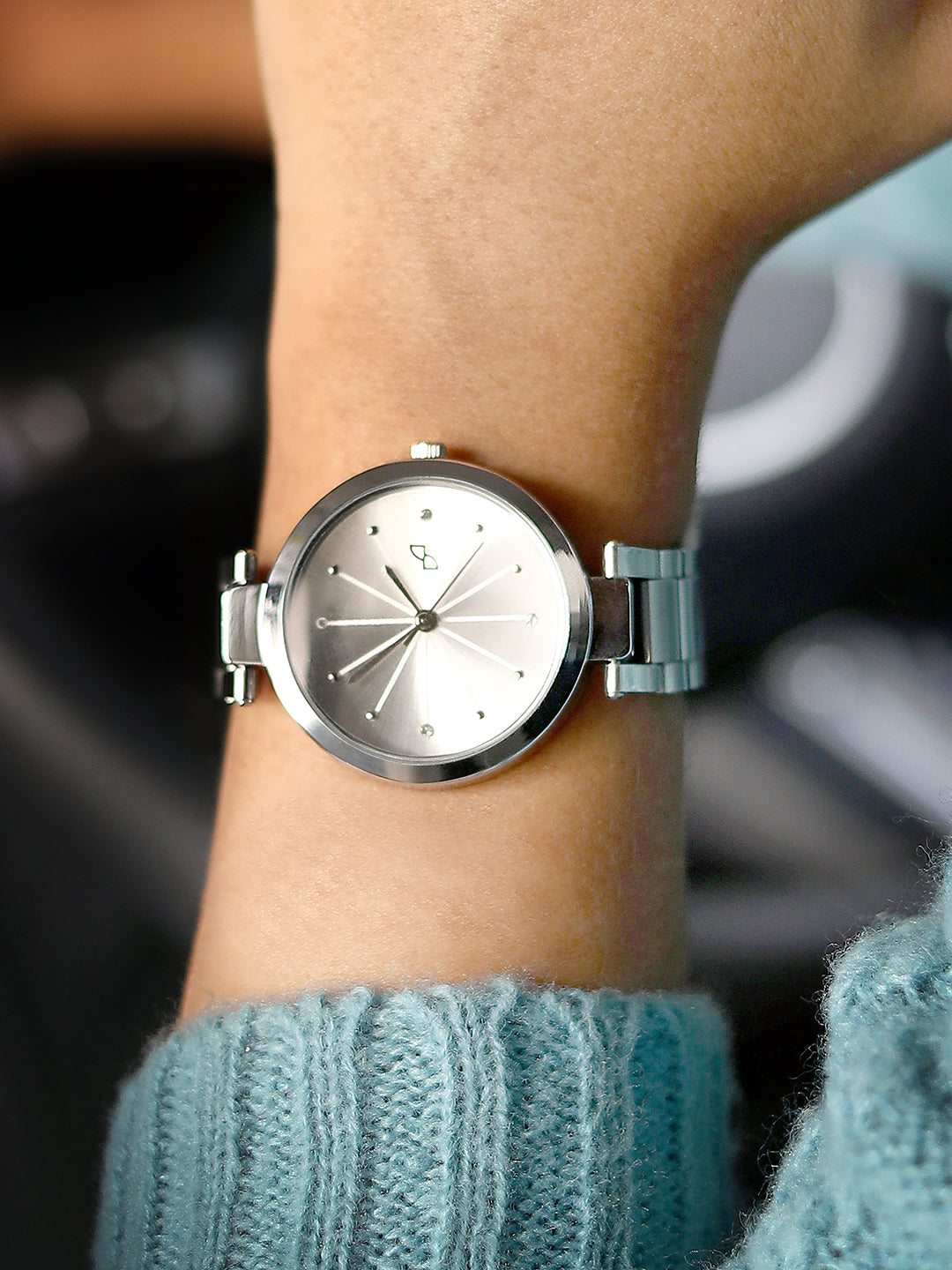 Haute Sauce The Jour Round Watch - Metallic Silver
