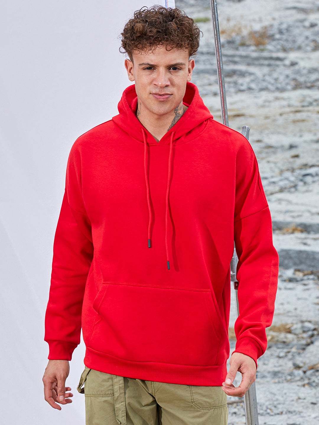 Campus Sutra Oversized Basic Hoodie With Kangaroo Pocket