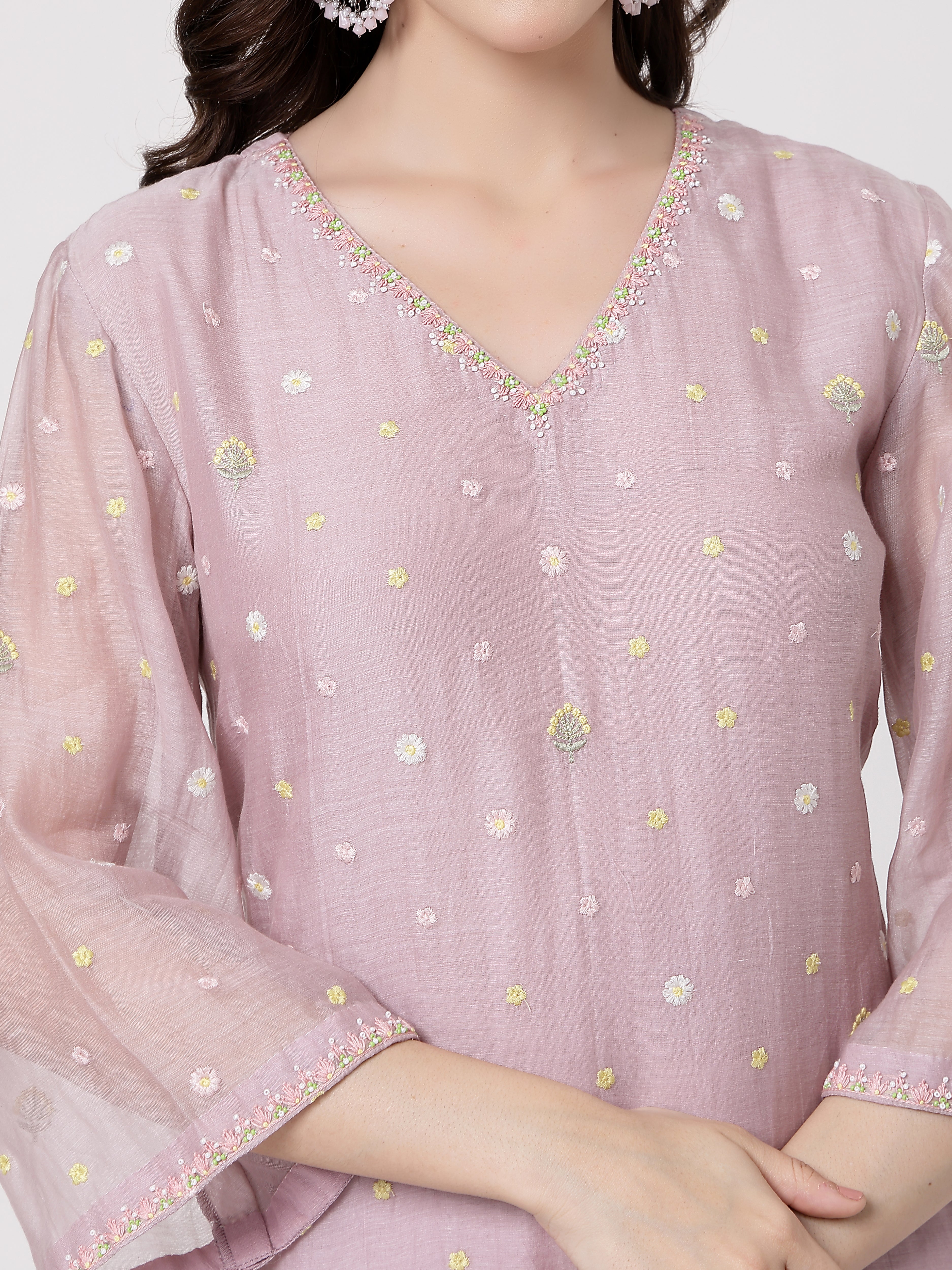 ShopKapaas Kamal V Neck Set - Without Dupatta