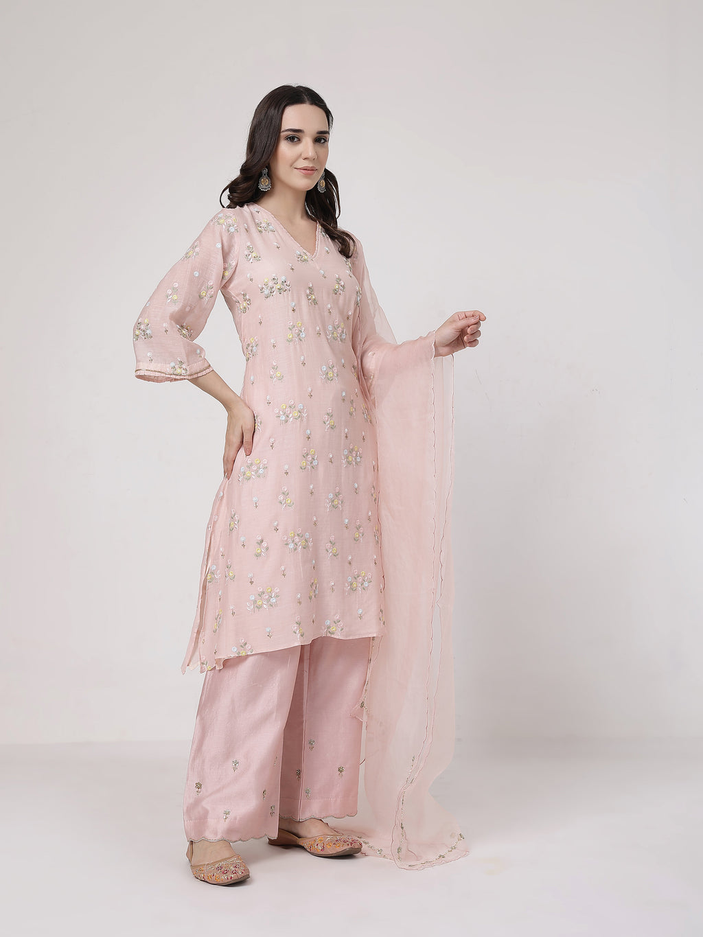 ShopKapaas Pankhudi V Neck Set - With Dupatta