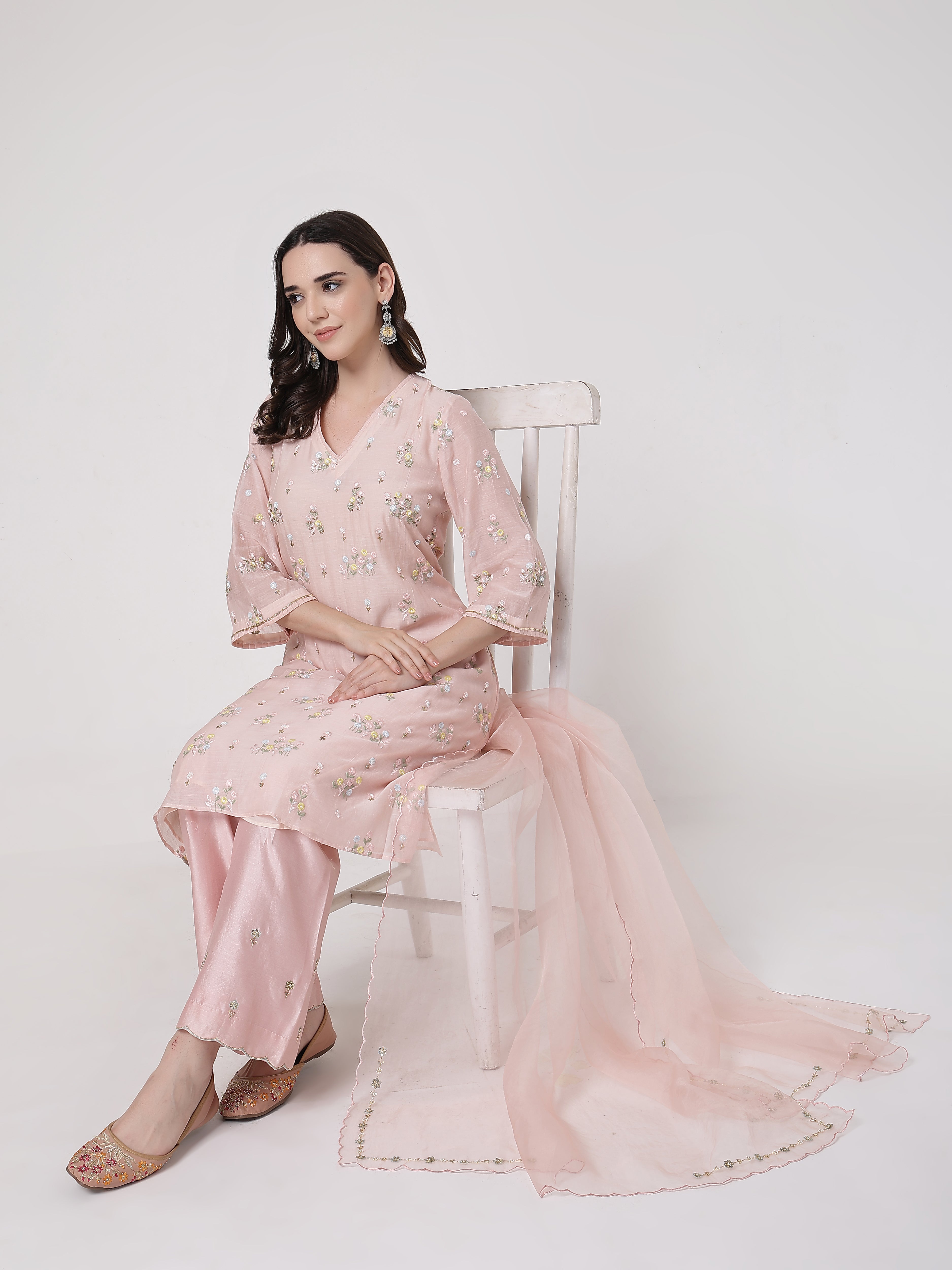 ShopKapaas Pankhudi V Neck Set - Without Dupatta