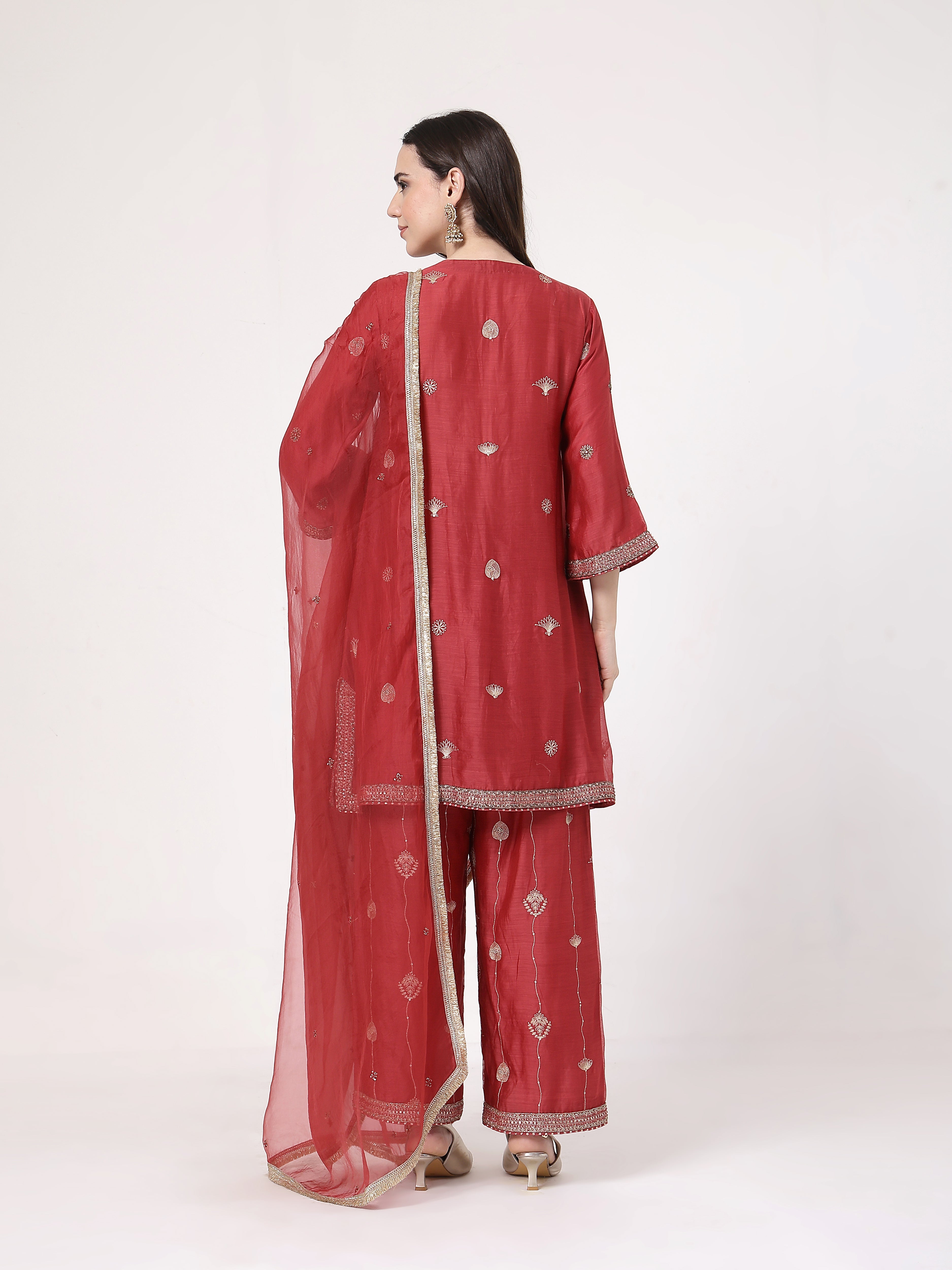 ShopKapaas Maroon Embroidered Suit Set - With Dupatta