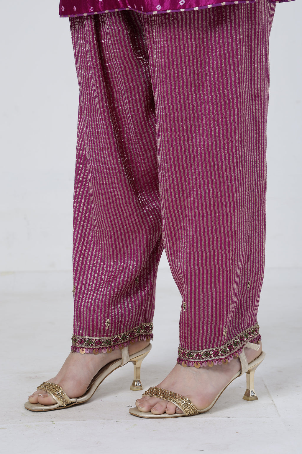 ShopKapaas Violet Bandhani Salwar Set - With Dupatta