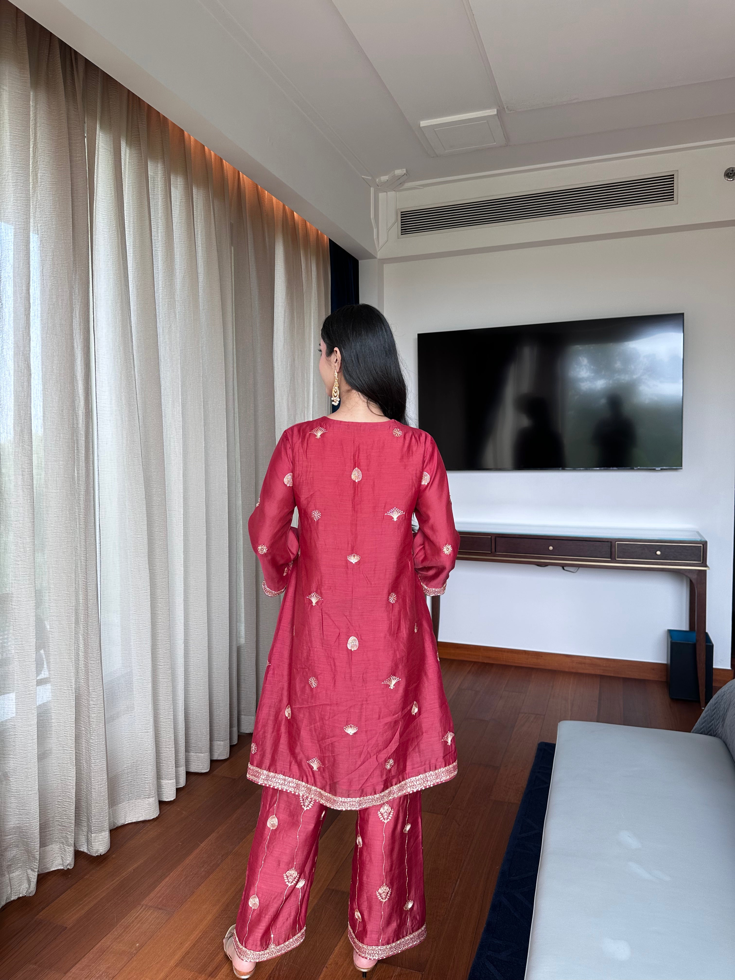 ShopKapaas Maroon Embroidered Suit Set - Without Dupatta