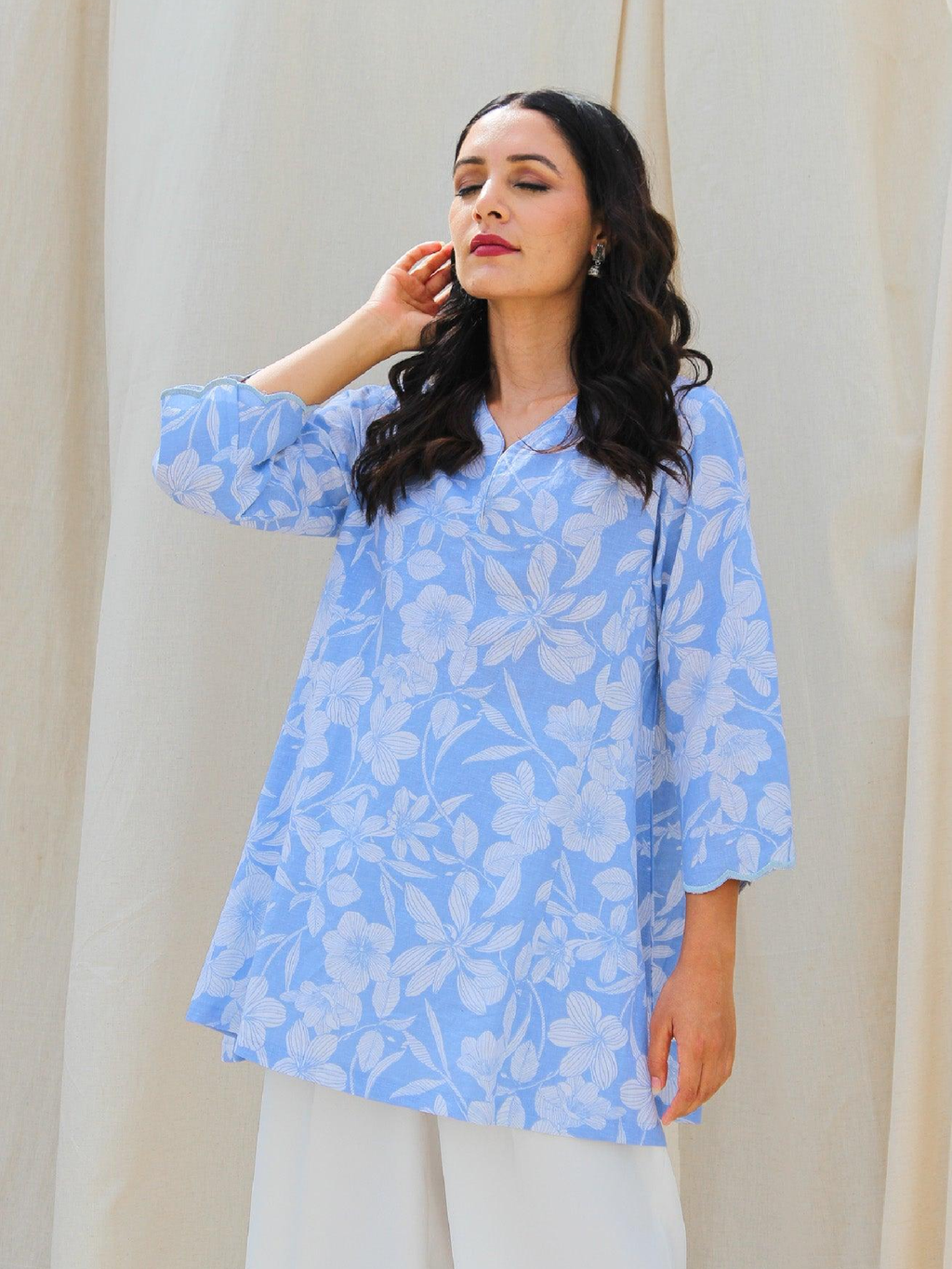 ShopKapaas Sky Blue Floral Linen Kurta