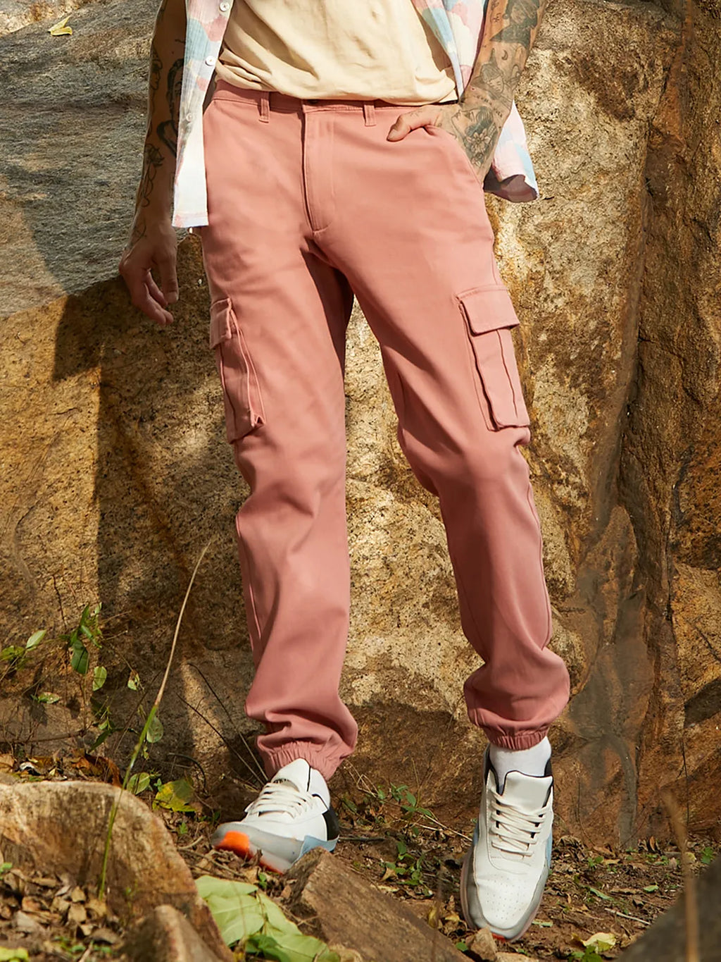Campus Sutra Cuffed Hem Cargo Trousers