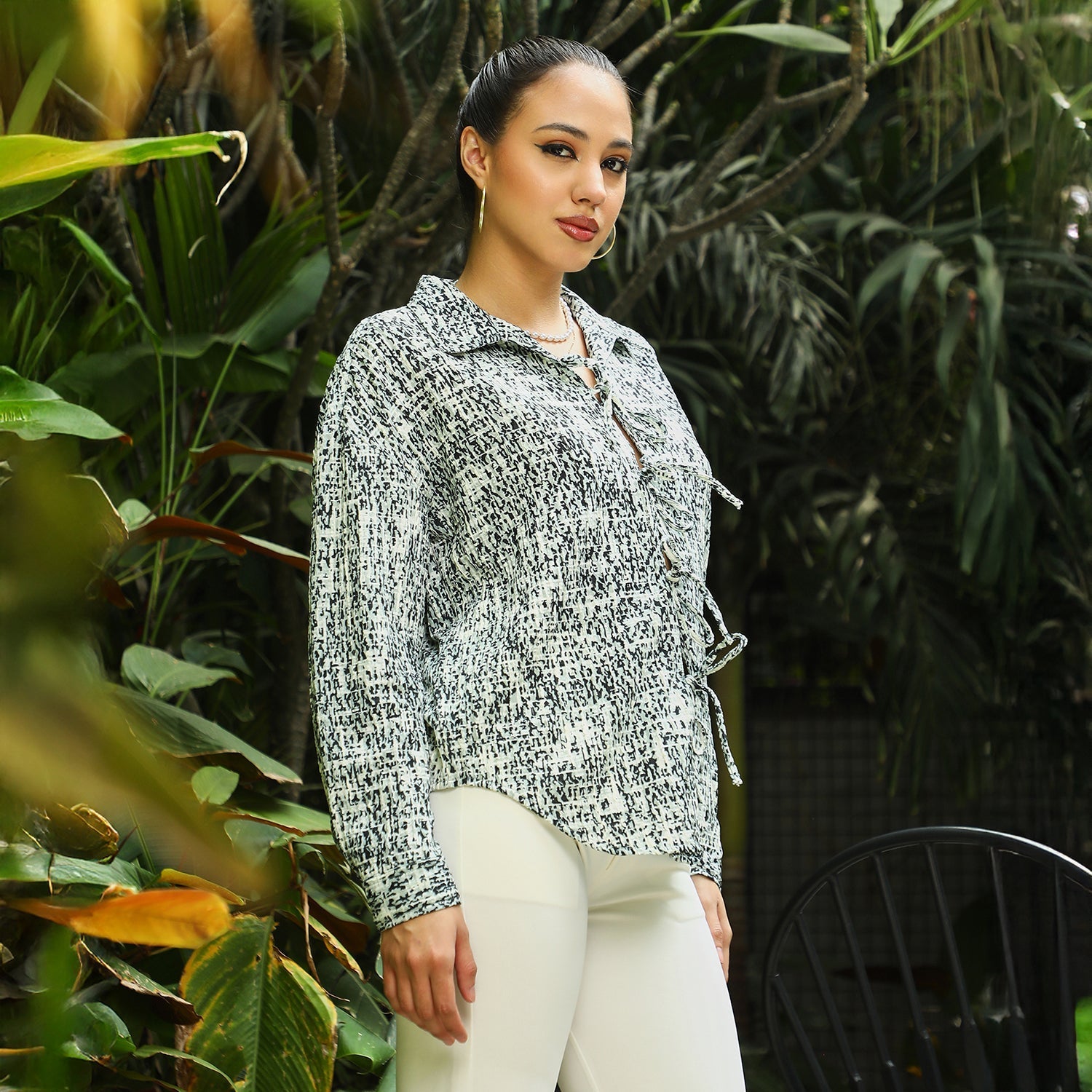 Static-Imprint Tie-Up Blouse