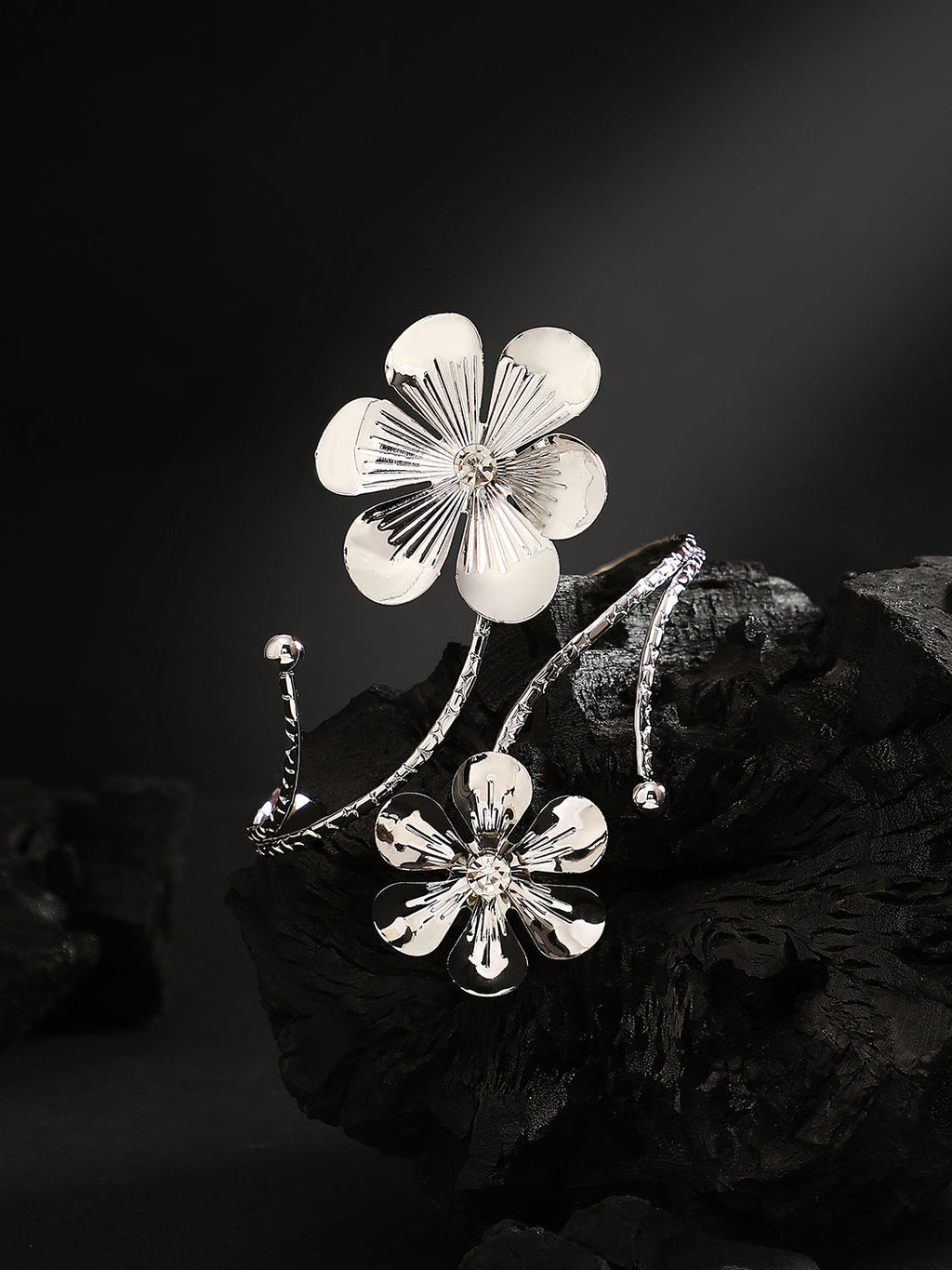 Haute Sauce The Floral Statement Armlet - Metallic Silver